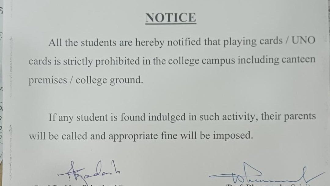 shydev69's tweet photo. uno is banned in my college, fine ₹25k https://t.co/Qb8DDHNIEX
