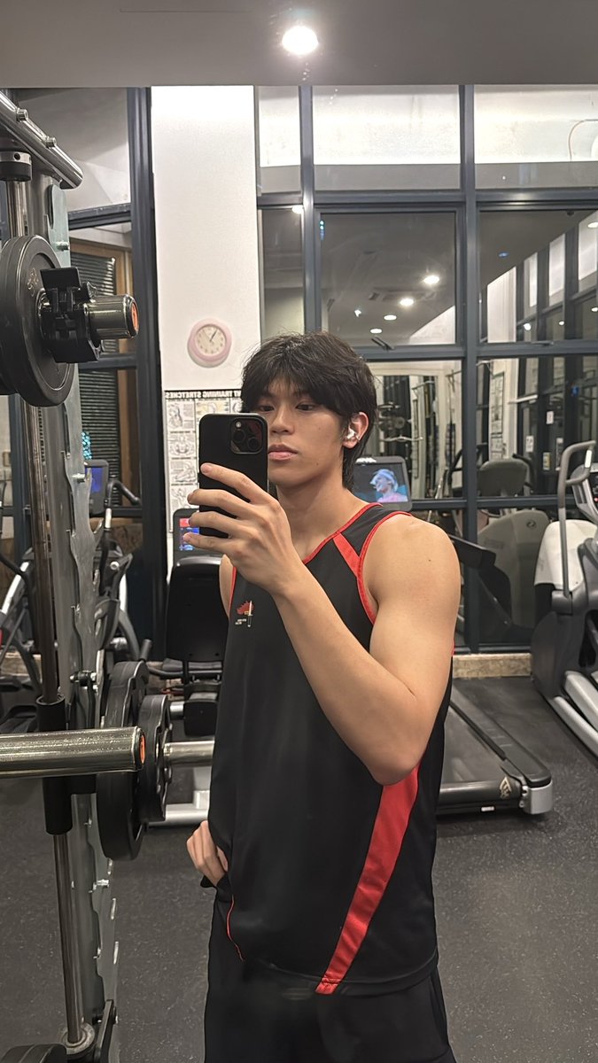 gogogerr's tweet photo. Anyone wanna hang on valentines https://t.co/H27UdCIrr0