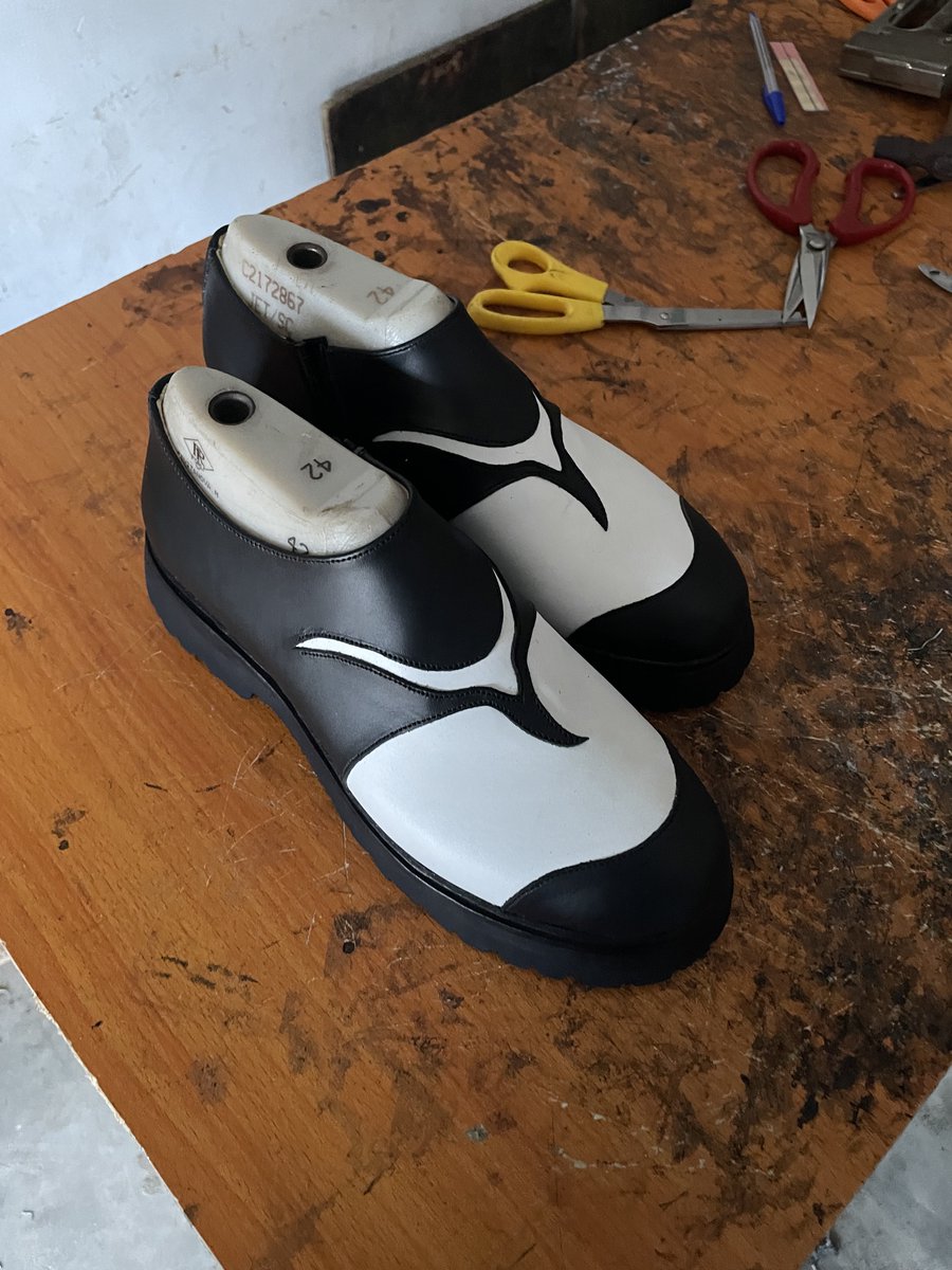 Black and White. Color combo that never misses .