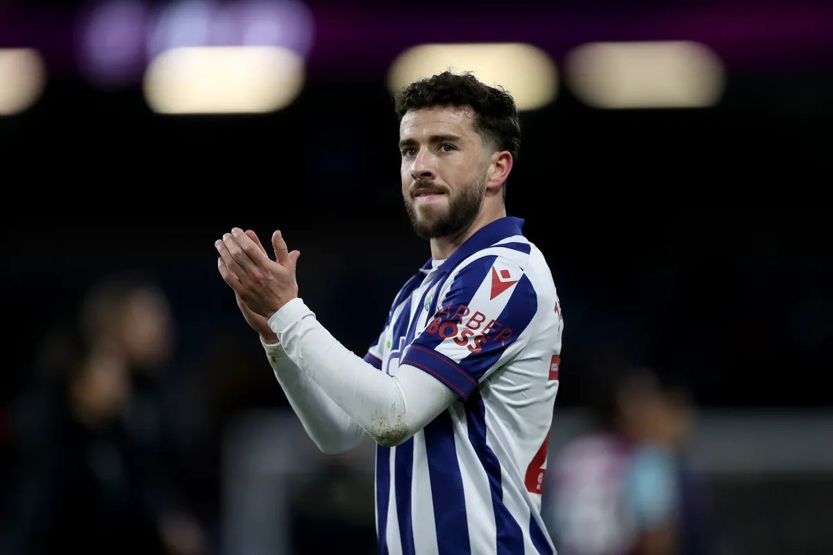 WBAReport's tweet photo. Absolute fair play to Mikey Johnston. Been reported that he turned down multiple enquiries from other clubs this window. Eager to stay and help Albion through his dire time.

Trabzonspor, third in the Turkish league, were ready to table a bid, but MJ is focused on the Baggies.

#WBA / @LewisCox_star