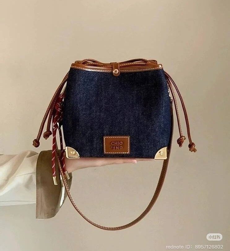 xalivyy's tweet photo. Chic sling bags for your daily style✨

A thread https://t.co/qbP7EwbePD