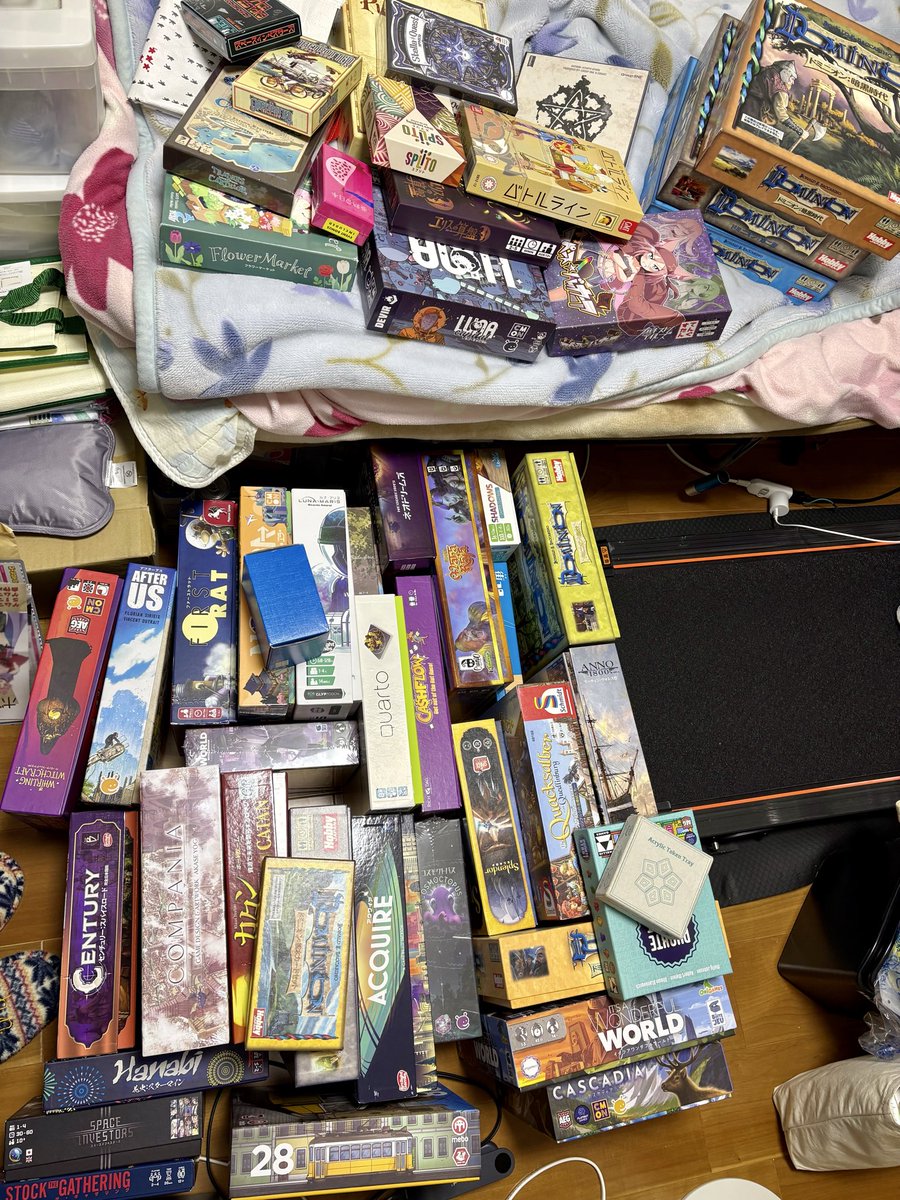 ボドゲ棚お片付けなう