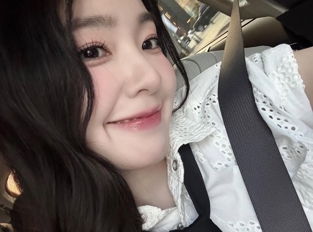 Base umum bisa follow @cornerfess tweet media