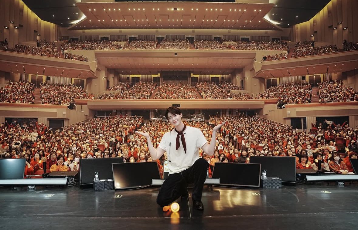 Mimi_LJS's tweet photo. 金曜のファンミから昨夜帰宅
ジョンソクに会ったのが
もう遠い昔のよう😂
　
久しぶりに新幹線���動もして
お腹がよじれるほど笑い楽しかった
お店の取り皿が、、、😊

#イジョンソクいつも幸せをありがとう
#イジョンソク 
#LeeJongSuk 
#이정석 https://t.co/PdJ0sGnZcK