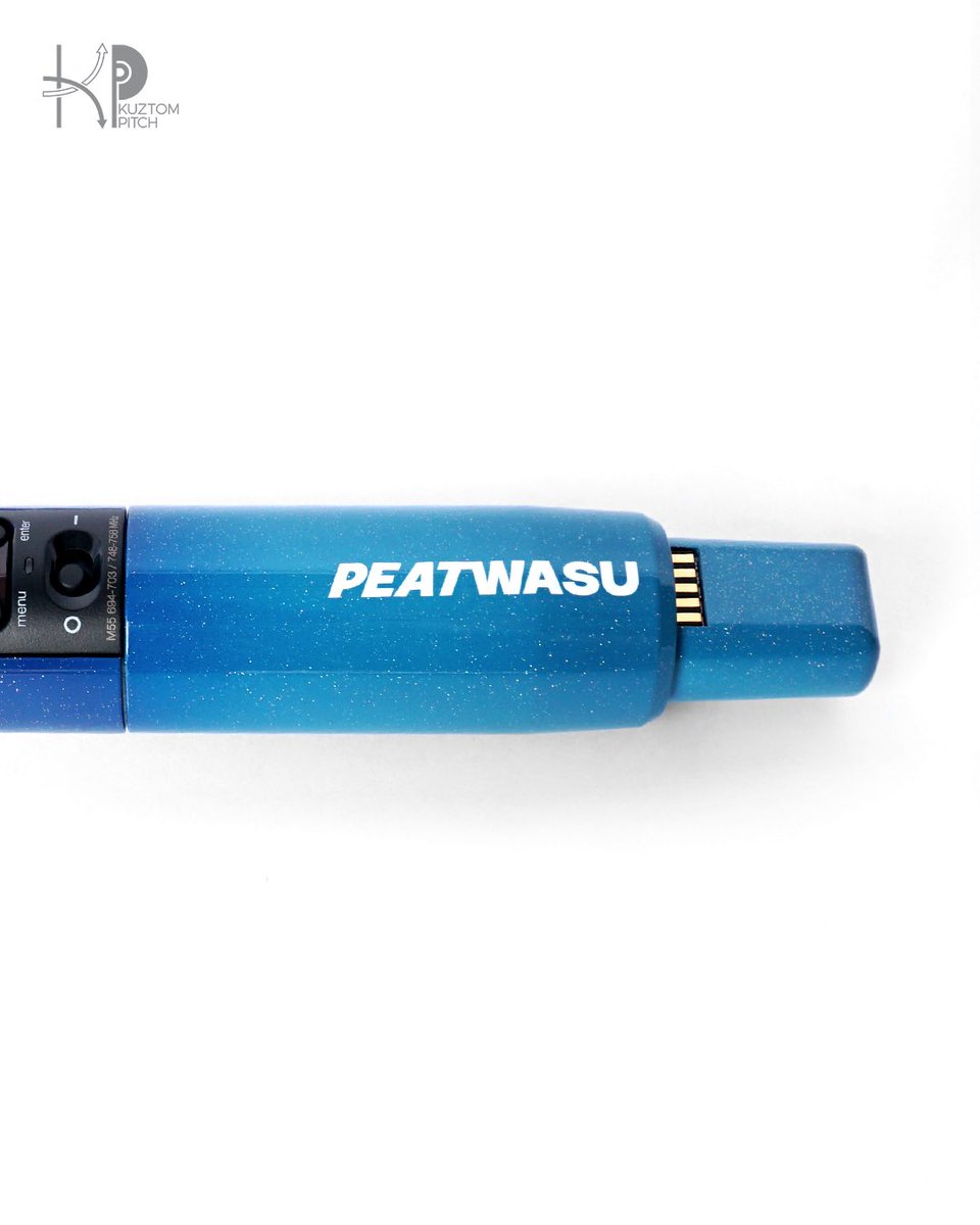 KuztomPitch's tweet image. More than a microphone.
A blue gradient gloss galaxy SLX-D Shure, specially crafted for K. @peatwasu  from his partner, K. Fort. 💫🎤💙

Any Inquiries please contact 
Line OA : @ kuztompitch

#KuztomPitch #Peatwasu 
#MicrophoneCustom