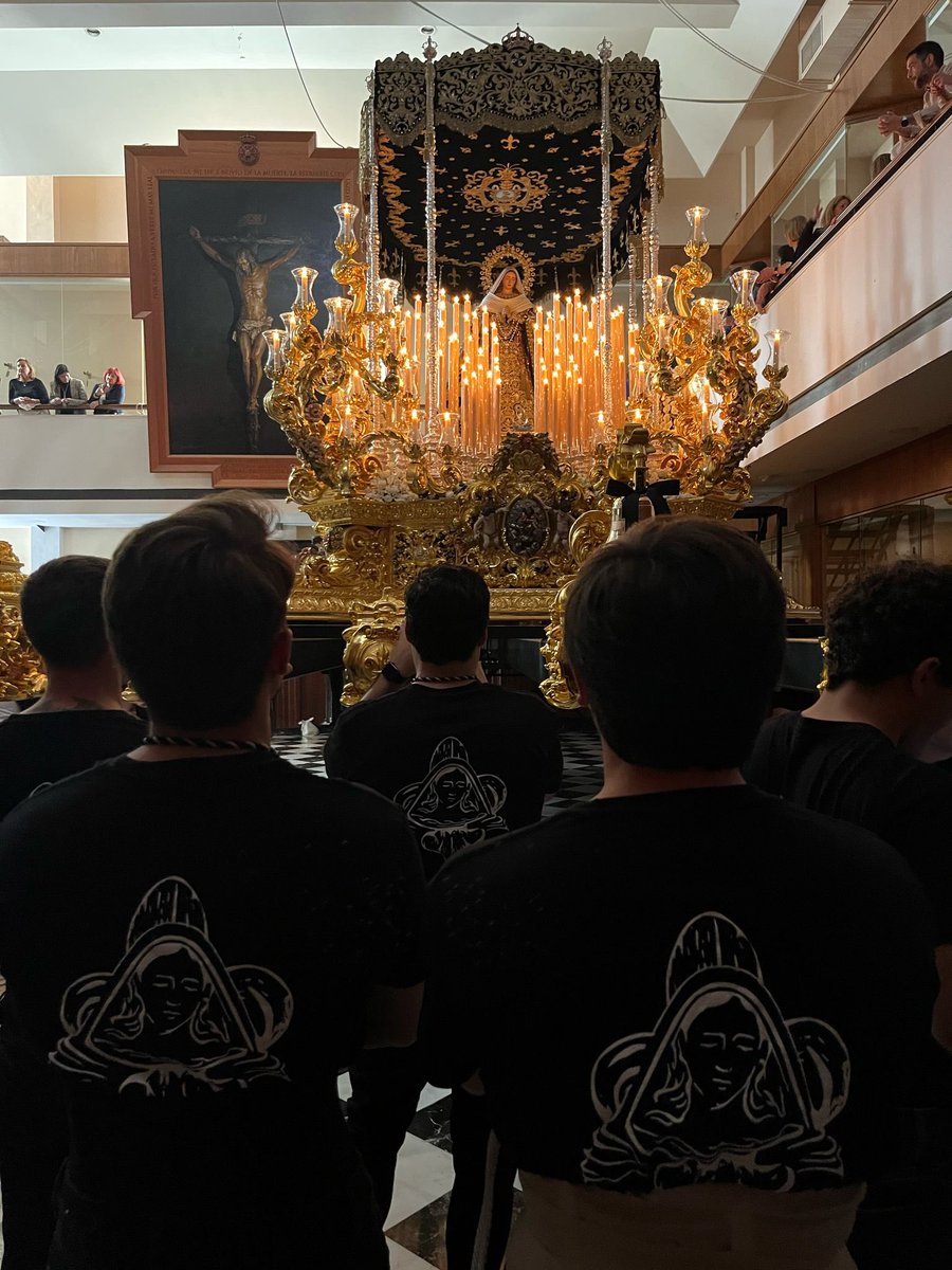 Los pies de Nuestra Señora

<a href="/cofradiamena/">Congregación de Mena</a> 

#CofradíasMLG