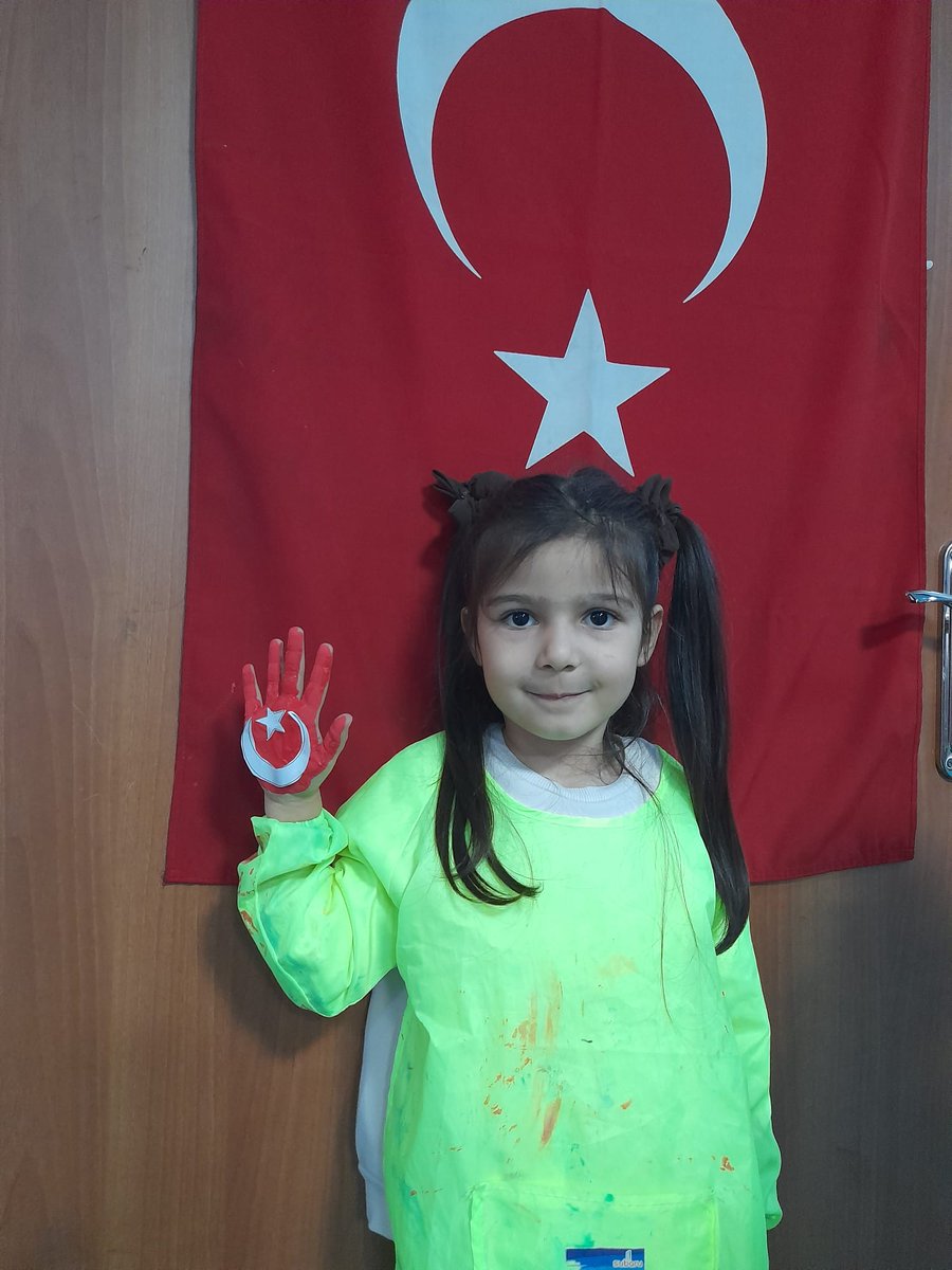 🇹🇷 Milli değerlerimizi yaşatmanın en onurlu yolu, bayrağımıza saygıdır

#İstiklalBayraklaİstikbalMaarifle
 #BayraklaBaşlayanOkul

<a href="/tcmeb/">Millî Eğitim Bakanlığı</a> <a href="/Yusuf__Tekin/">Yusuf Tekin</a> <a href="/sefikaygol/">Şefik AYGÖL</a> <a href="/1071yasingurkan/">Yasin Gürkan</a> <a href="/BahameddinK/">Bahameddin KARAKÖSE</a> <a href="/MemHozat/">HozatMEM</a> <a href="/MuratKafli/">Murat KAFLI</a>