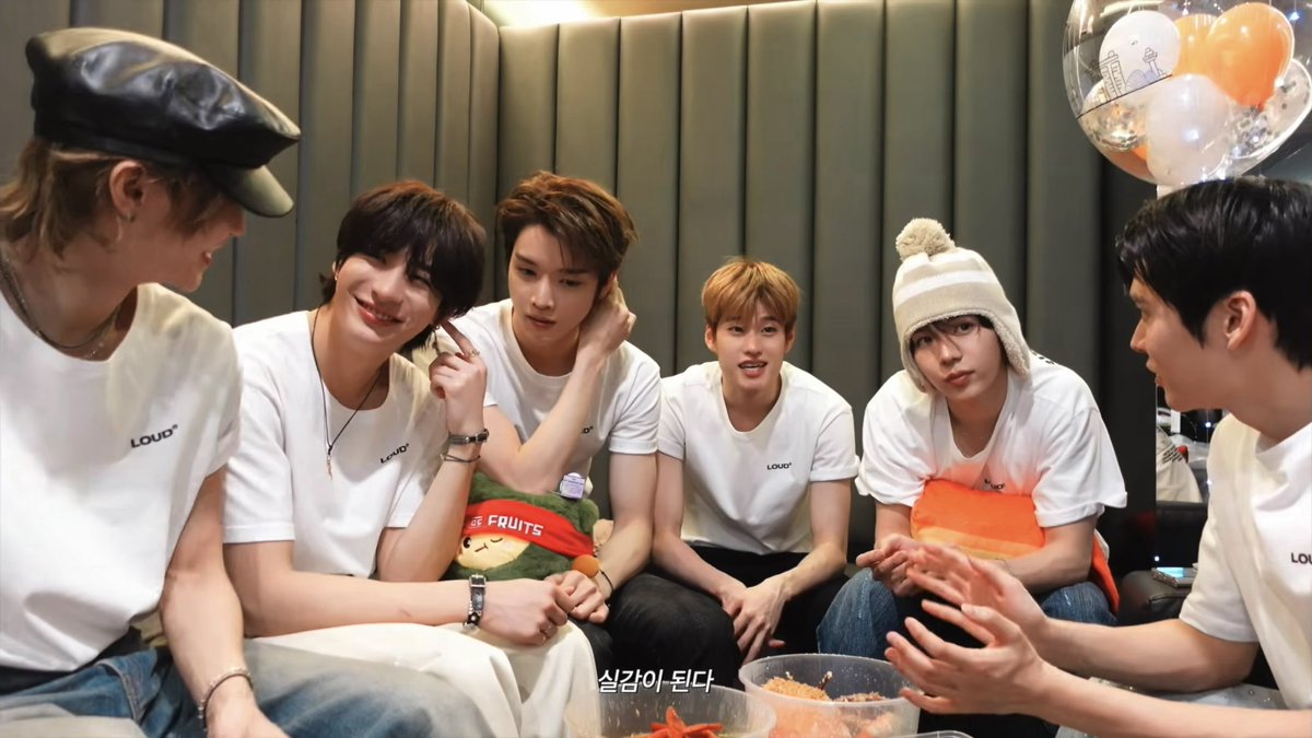 0x1sz's tweet image. 얘들아좀