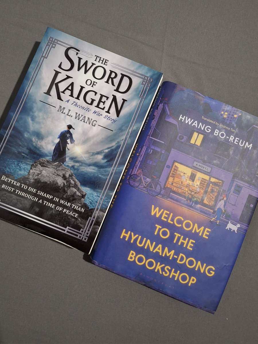 ⭐ B O O K  G I V E A W A Y ⭐

sesuai tweet kemarin, aku mau ngadain giveaway 🙌

🎁 dipilih 3 org dg hadiah
1. The Sword of Kaigen
2. Welcome to the Hyunam-dong Bookshop
3. buku senilai 100rb

Caranya:
1. Follow
2. RT + Like 
3. Balas dg pilihan hadiah
4. Tag temen sebanyaknya