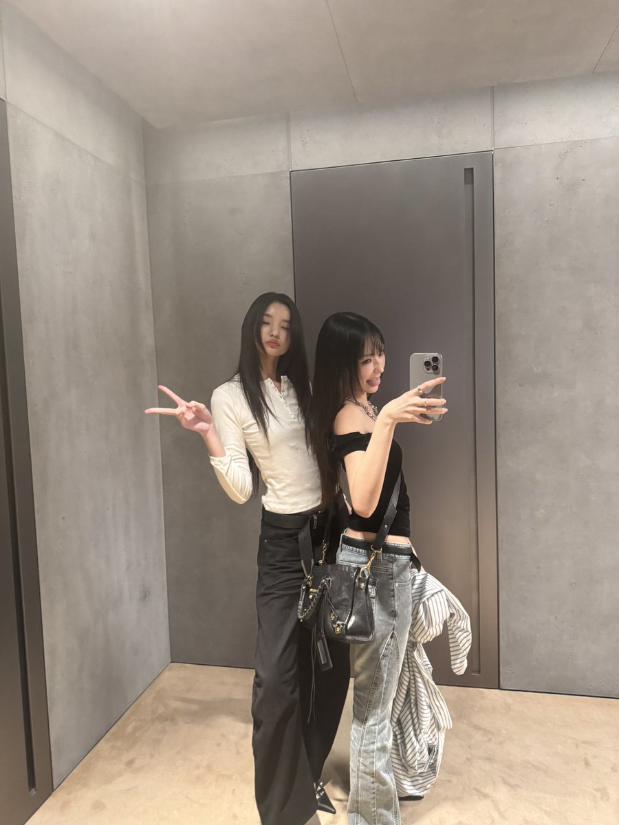 venusflystrap (@t0nnkhaw) on Twitter photo 