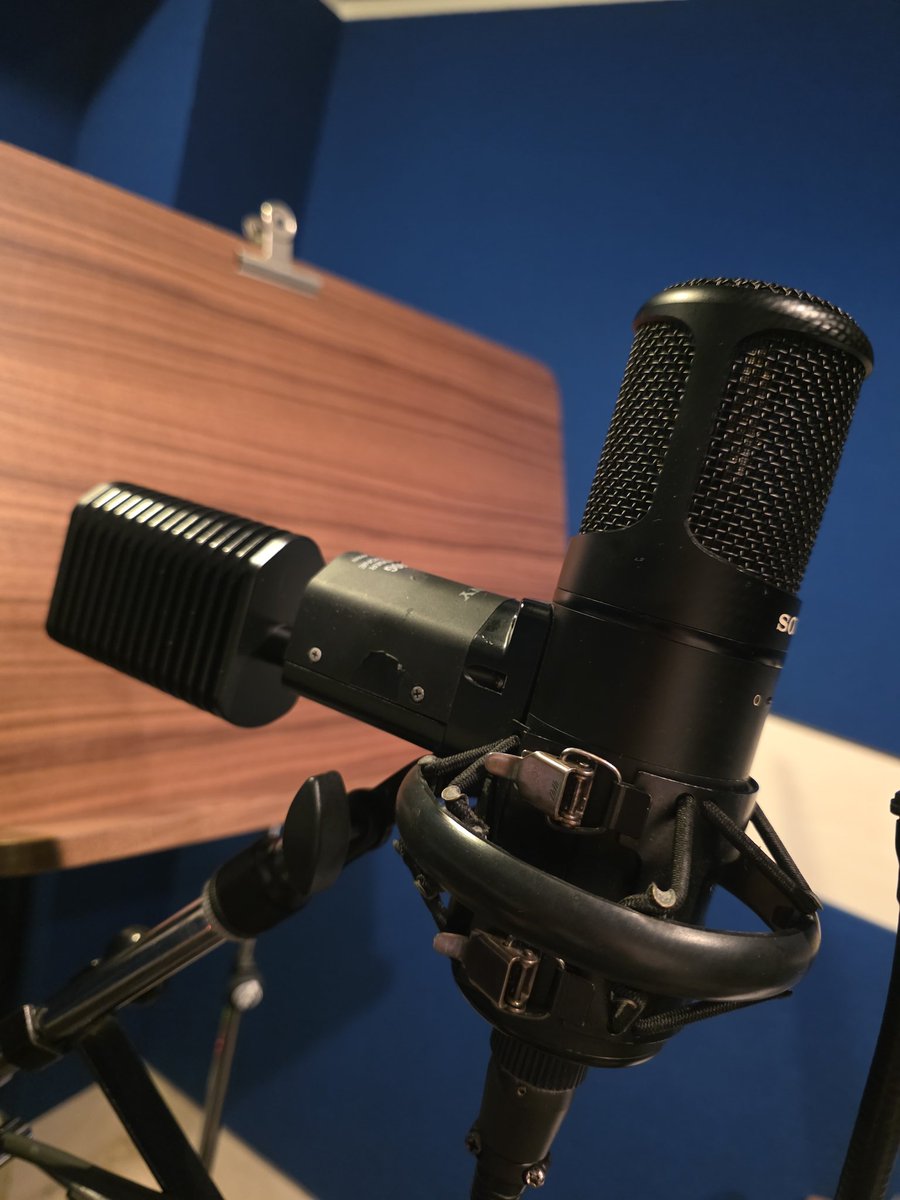 レコーディング初日終了
何度もトライしてなんとか今日の分を取り終えま…いや、終わらなかったので明日は家で宿題です📝👓
来月までこんな日々が続くのでしょう☘️