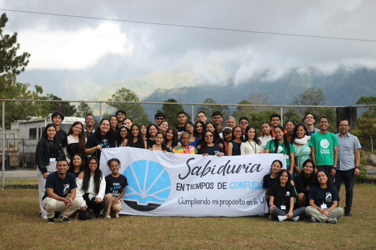 cec_panama's tweet photo. 🏔️Campamento Nacional 2026🏕️

Así se ve una generación de estudiantes que decidió apartar unos días para buscar a Dios, crecer en la fe y aprender a vivir con sabiduría en medio de la confusión. Sigamos llevando esperanza a la universidad y el trabajo. https://t.co/p7kuyy78S0