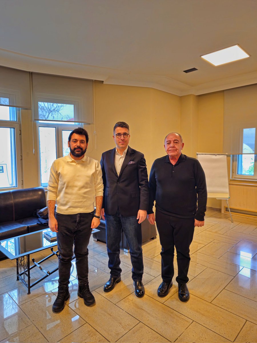 Harput Holding Onursal Başkanı Muhammed Etkeser ve Yönetim Kurulu Üyesi Avukat Ayberk Etkeser ile bir araya geldim.

Nazik misafirperverlikleri için teşekkür ediyorum.

#harputholding #bursa #tekstil #BilenPatent #harput