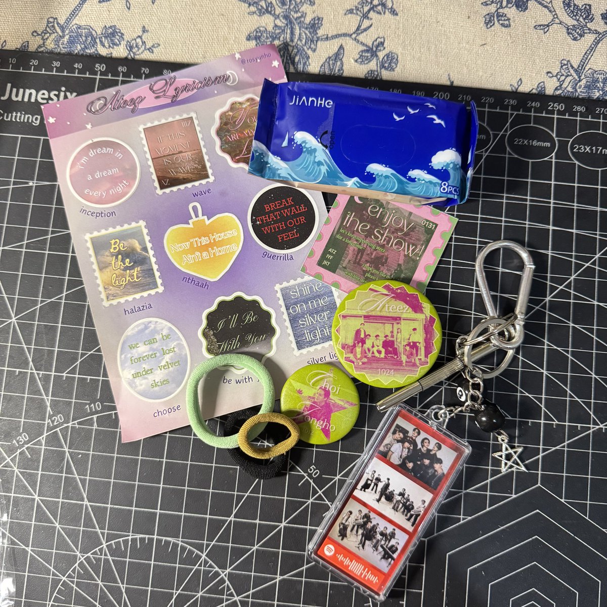 🔖 another yunsang-ist <a href="/rosyunho/">di ! ia</a> yang pertama kalinya ketemu!!! nice to know you dias sayang!!! but sadly kita ngga sempet foto bareng sama cheering slogan yeosang yang kembar itu 😔🫵🏻