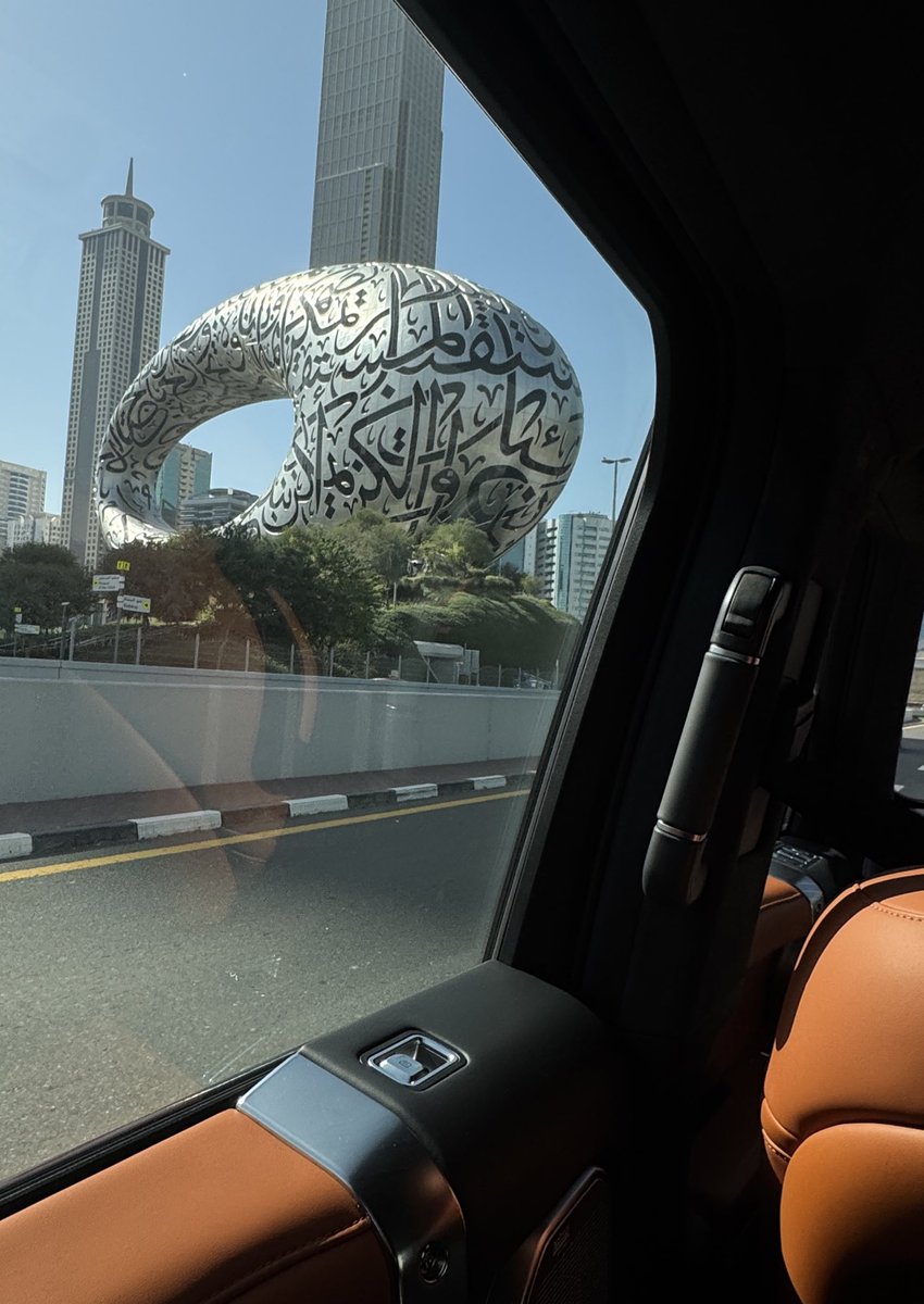 galmhandi's tweet photo. Dubai "26 https://t.co/bSBPcIXo19