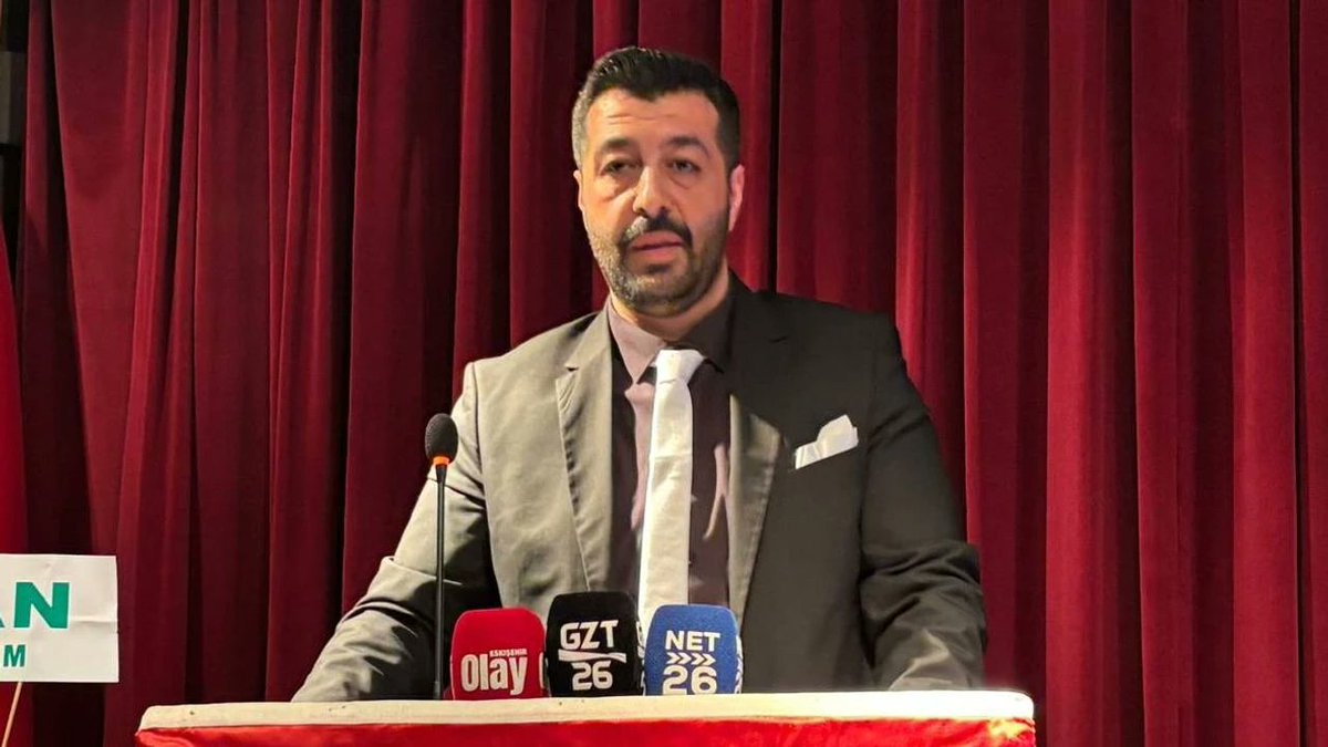 EskHaberler's tweet image. Akın Yüksel: “Hiçbir Zaman Kapısı Kapalı Bir Oda Olmadık” eskisehirdenhaberler.com/haber/akin-yuk… #Akın Yüksel #Ayakkabıcılar Odası #Esnaf #Oda Başkanlığı #Şeffaflık #Ulaşılabilirlik #Genel Kurul