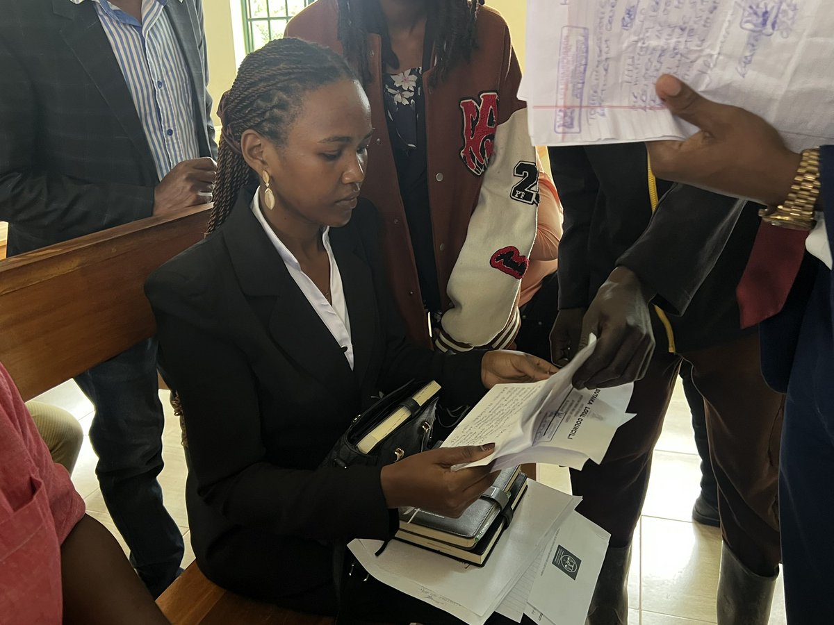 ug_lawsociety's tweet image. BUTAMBALA: Our #RapidResponse team—Advocates @Robert_Jurua, @Awe_creature, and @orobo_ronald—is already on the ground, preparing sureties’ documents to secure bail for the 25 detainees arrested on January 15.

#BangTheTable #BackOnTrack #RNBVision2060