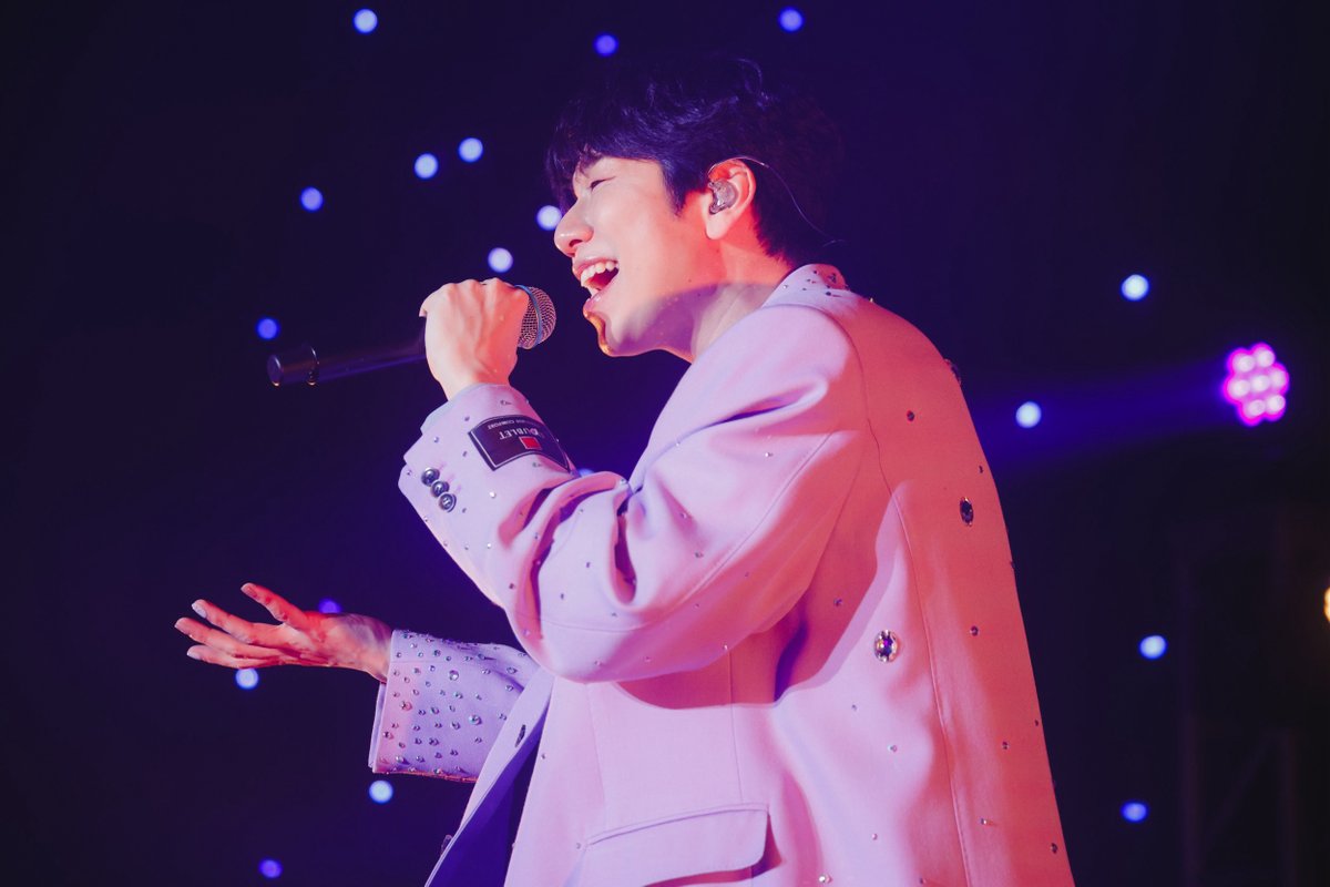 KoutarotaroInfo's tweet photo. 【Precious Memories】
#西山宏太朗 
KOUTARO NISHIYAMA 
ONE-MAN LIVE 2026 STELLA【2部】

伝説のアイドルも登場しました🏪

#にしやまとステライブ https://t.co/9kXcch7osy