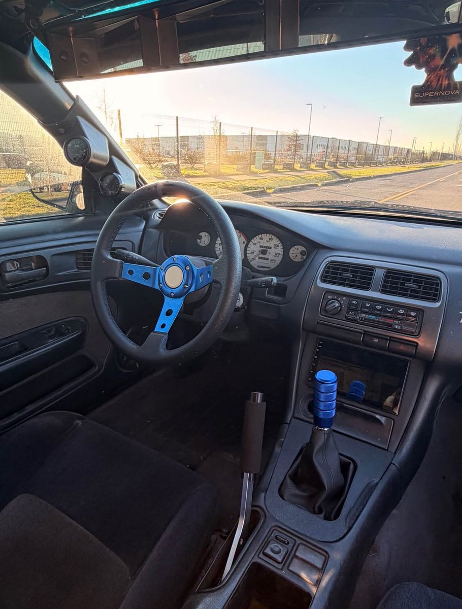 swagger_works's tweet photo. #スワガーワークス
#本日のUsedCarMarket

【1995 日産 240sx】

たまには趣向を変えて、240sxの情報です！
KA24にターボ付いてます。

どんな乗り味なのか気になりますね！
即ドリです！

横浜港まで輸送費込みで360万円！
税金、整備、登録費別

公式ラインも是非登録お願い致します🙏 https://t.co/k3zGqe6Owz