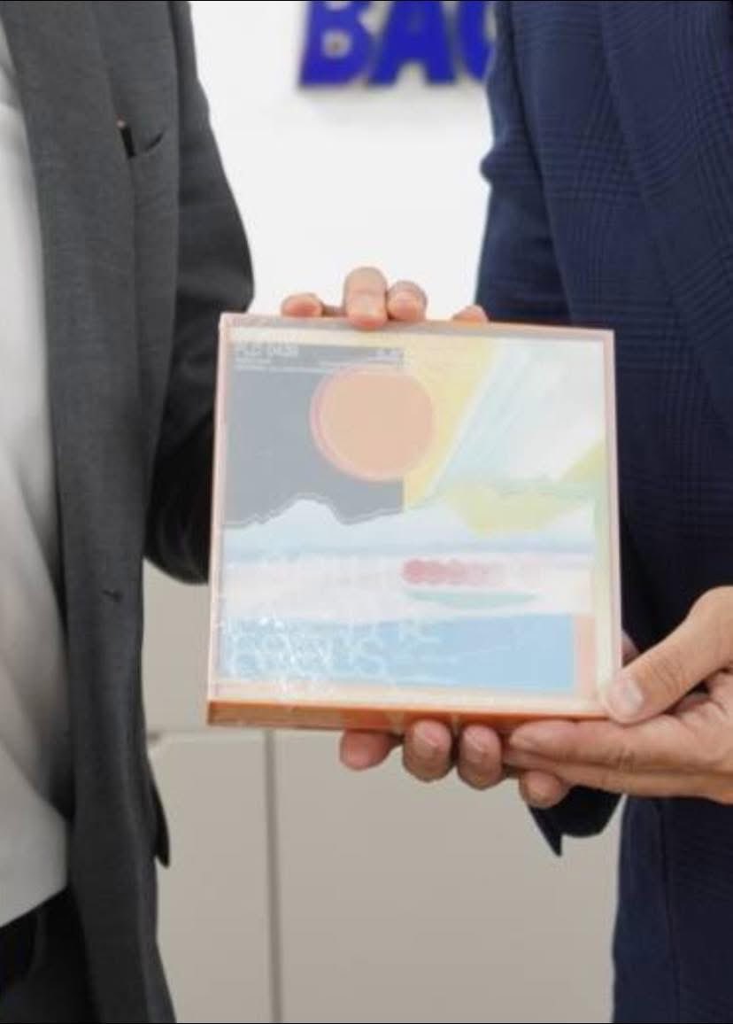 ariana what are you doing here