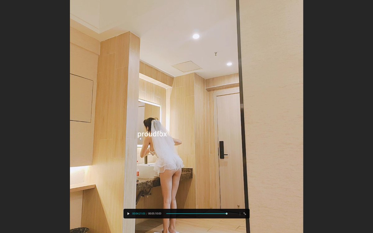 依依算是我们proudfox的第一位正式的模特，以前的店铺名称还叫 她秘。依依以前还是秀人网的模特，服装二合一来啦
https://t.co/nXrNyC1qzJ https://t.co/a7Rhz6fJMK