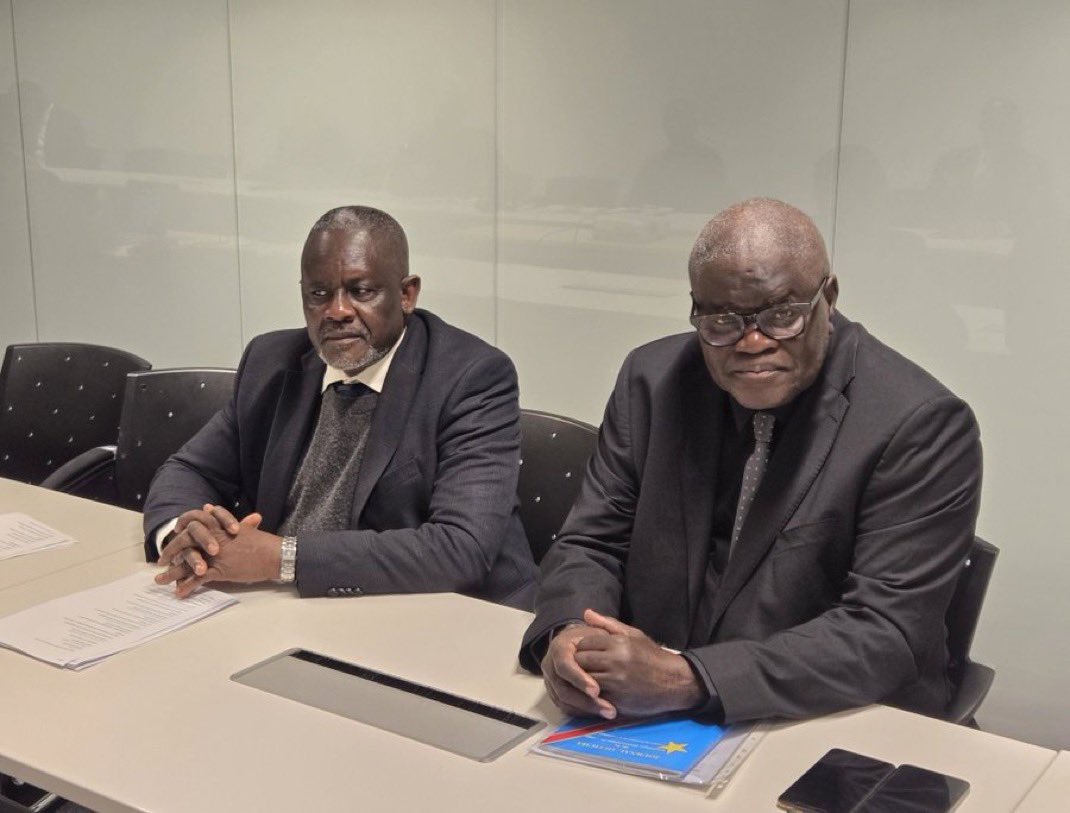 Alix_rdc's tweet image. Tchukuma et Tchukuri. #câble .