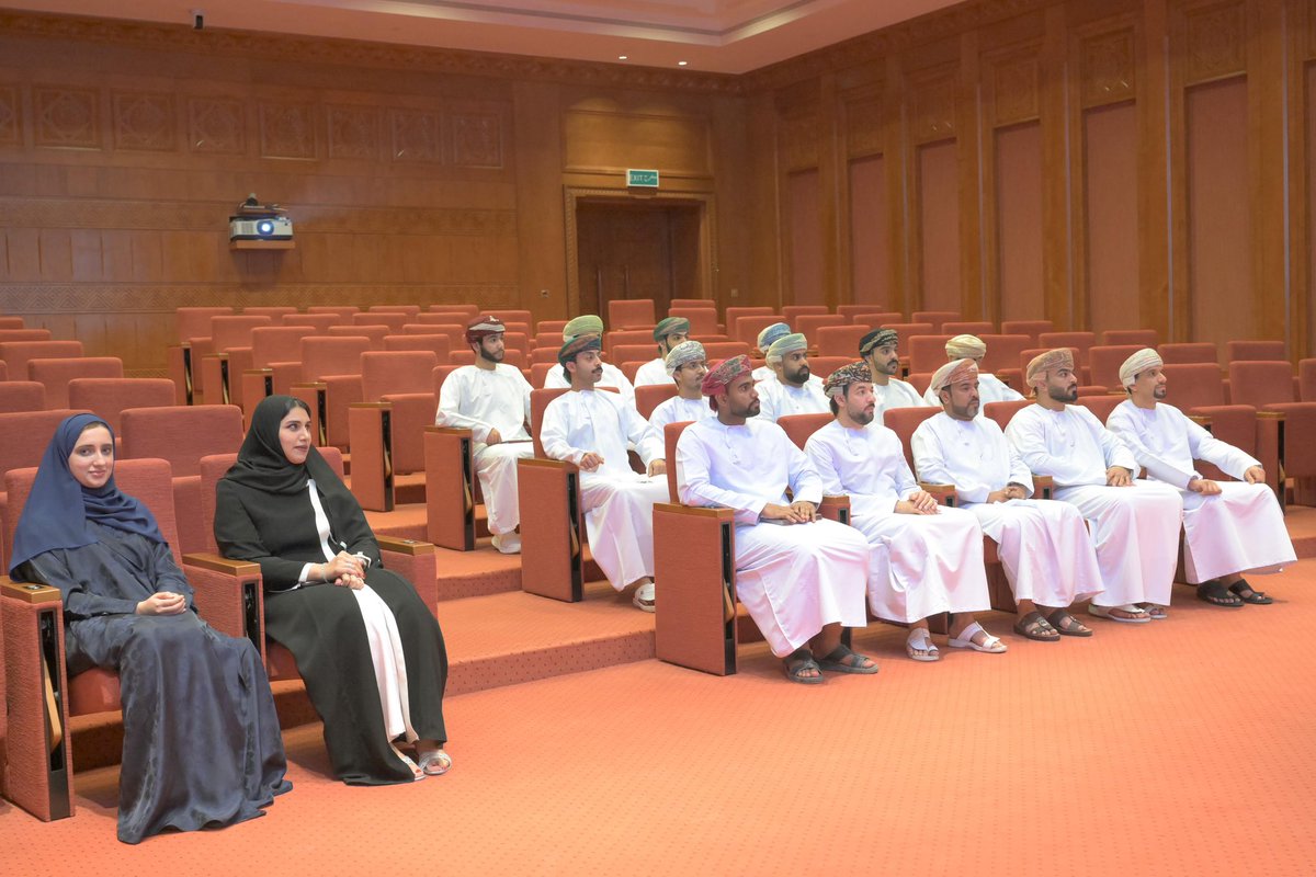 OmanStateCounci's tweet photo. - شملت الزيارة محاضرة تعريفية استعرضت مهام مجلس الدولة، وتطور مسيرته وإنجازاته، وآلية عمل أجهزته المختلفة.
- تأتي هذه الزيارات لتسهم في توسيع المدارك، وتعميق الفهم لاختصاصات ومهام المجالس التشريعية. https://t.co/k1SKhd51pY