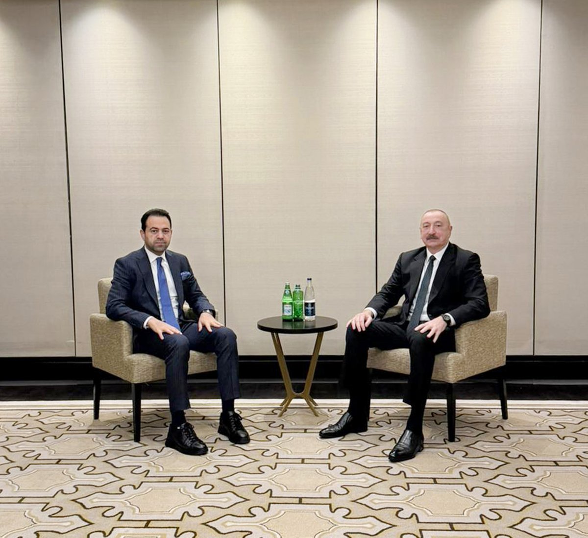 President Ilham Aliyev met with Secretary-General of Muslim Council of Elders in Abu Dhabi.

president.az/en/articles/vi…