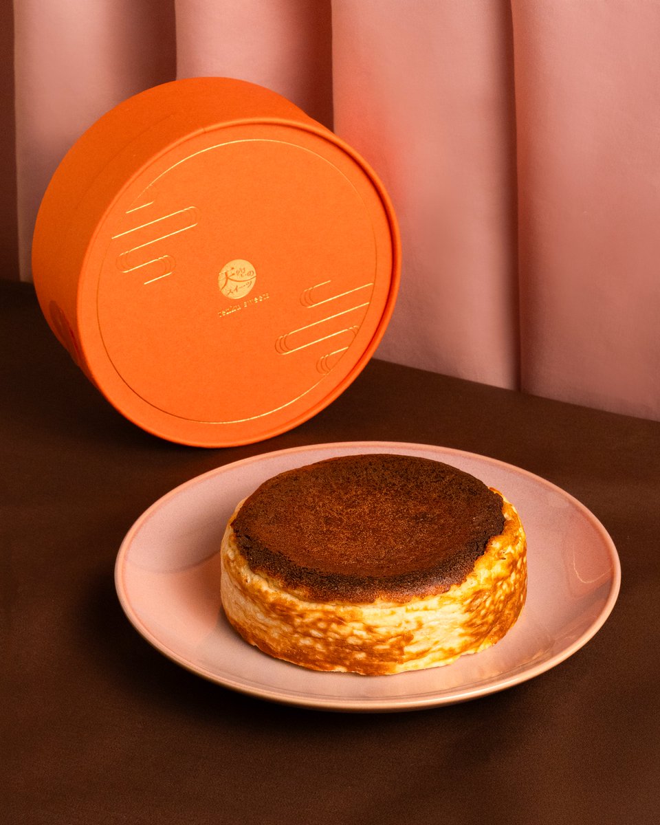 focetta's tweet image. バレンタインに、静かに想いを伝えて。
濃厚なのに甘さ控えめ。
低糖質バスクチーズケーキ（糖質6.3g） 🍰🤍