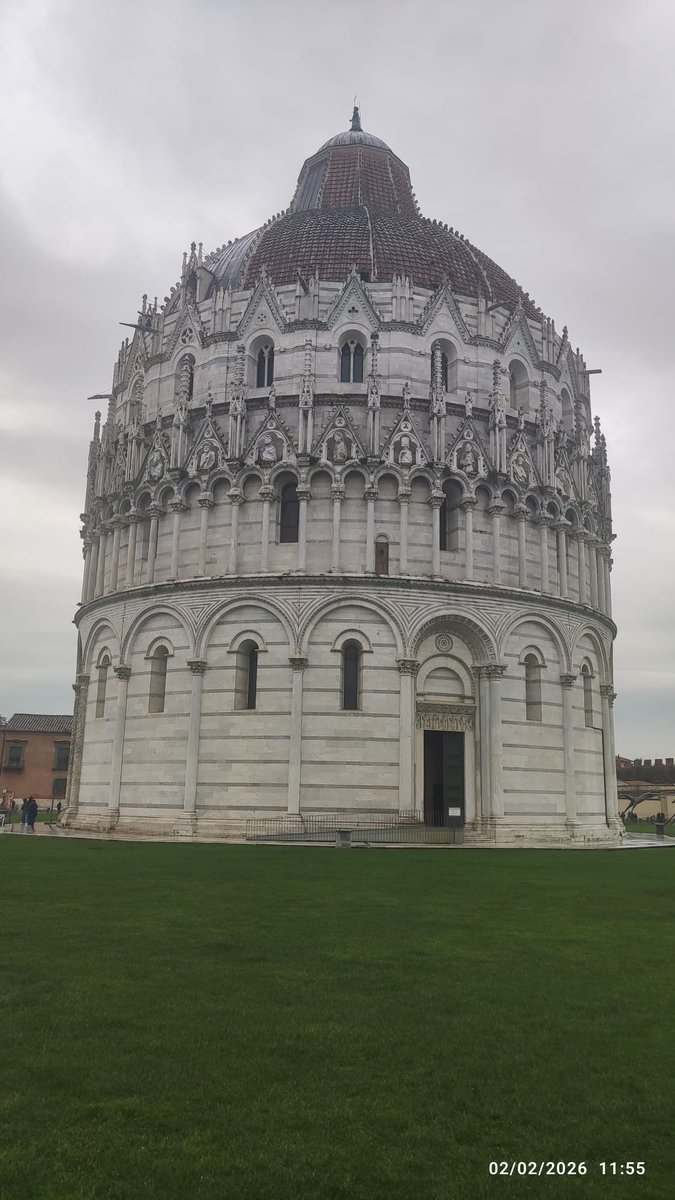 Última mañana del intercambio Erasmus+ en la Toscana visitando el conjunto monumental de Pisa. Gracias al ITC Giuseppe Peano de Florencia por su generosa acogida ¡Arrivederci! #EPAS #EscuelasEmbajadoras #erasmusplus #iesquevedo #educacionpublica 🇪🇺🇮🇹🇪🇺