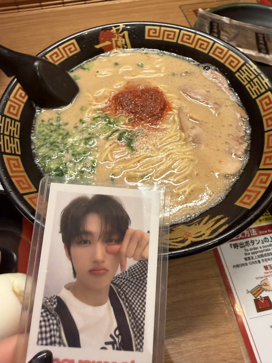히쥭 tweet media