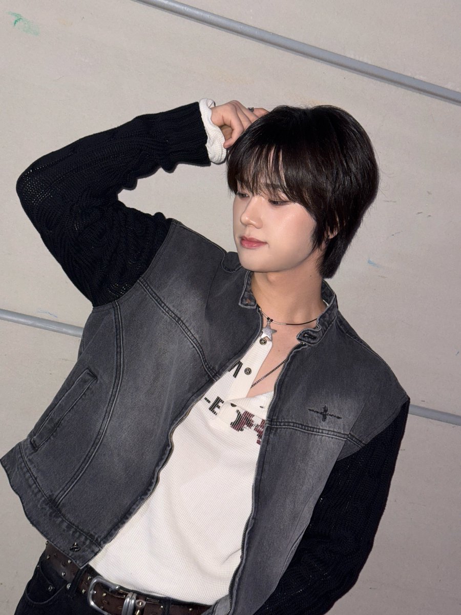 이런미친!!!!!!!!!!!!! 너무 귀엽고 잘생김