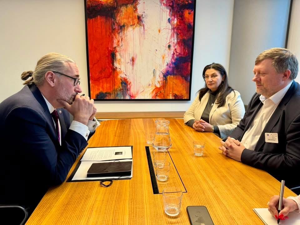 sluganarodu_pp's tweet photo. 🇺🇦 @OlekKorn: Meetings with colleagues from @ALDEParty and @RenewEurope

✅ With #ALDE President @svenja_hahn, we discussed a Resilience Forum in #Ukraine focused on recovery, as well as strengthening inter-party cooperation, regional structures, and EU integration.

✅ With EP Vice-President @martinhojsik and #RenewEurope Vice-President @BillyKelleherEU, we talked about €90bn in support for Ukraine, the security situation, cooperation programmes, and #sanctions.

✅ With the Chair of the @Europarl_EN special committee European Democracy Shield @NathalieLoiseau, we discussed compensation mechanisms for damage caused by Russia, the use of frozen assets, and support for 🇺🇦 defence industry.

✅ With the Chair of the Committee on Legal Affairs @ilhankyuchyuk, we focused on prospects for Ukraine’s electoral process, inter-party cooperation, and alignment with European standards.

✅ Also had a productive exchange with the leadership of @EurLiberalForum and @FNFreiheit on strengthening cooperation and joint actions.
#EuropeanParliament #EUintegration