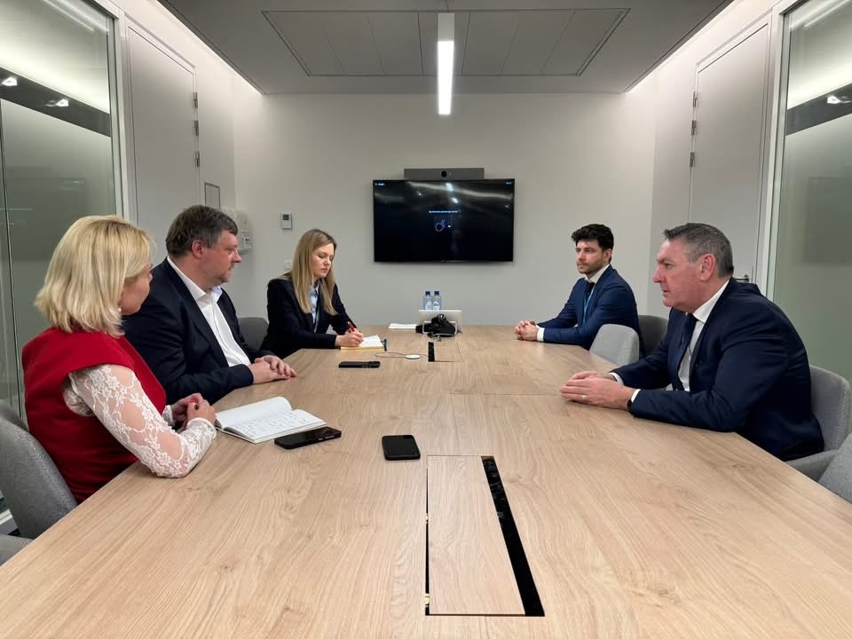 sluganarodu_pp's tweet photo. 🇺🇦 @OlekKorn: Meetings with colleagues from @ALDEParty and @RenewEurope

✅ With #ALDE President @svenja_hahn, we discussed a Resilience Forum in #Ukraine focused on recovery, as well as strengthening inter-party cooperation, regional structures, and EU integration.

✅ With EP Vice-President @martinhojsik and #RenewEurope Vice-President @BillyKelleherEU, we talked about €90bn in support for Ukraine, the security situation, cooperation programmes, and #sanctions.

✅ With the Chair of the @Europarl_EN special committee European Democracy Shield @NathalieLoiseau, we discussed compensation mechanisms for damage caused by Russia, the use of frozen assets, and support for 🇺🇦 defence industry.

✅ With the Chair of the Committee on Legal Affairs @ilhankyuchyuk, we focused on prospects for Ukraine’s electoral process, inter-party cooperation, and alignment with European standards.

✅ Also had a productive exchange with the leadership of @EurLiberalForum and @FNFreiheit on strengthening cooperation and joint actions.
#EuropeanParliament #EUintegration