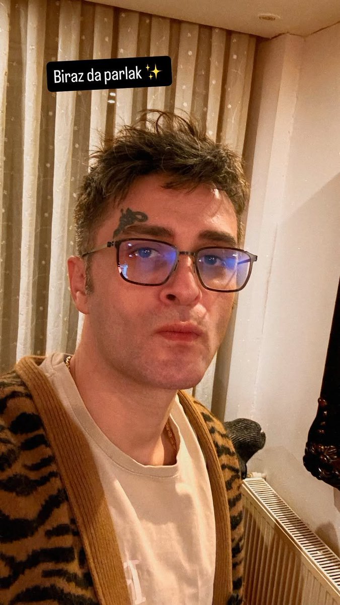 gundemio's tweet image. Şehinşah imaj yeniledi.