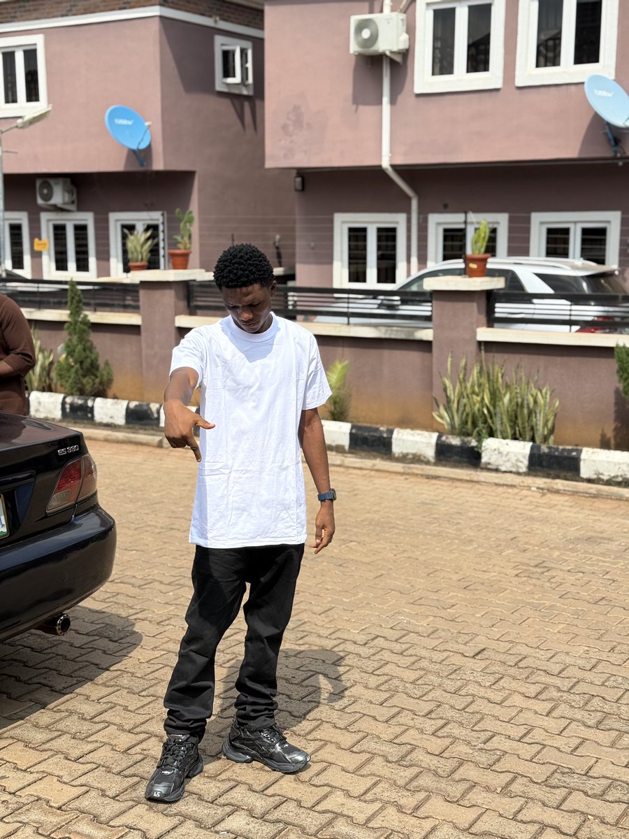 vichobby's tweet image. I believe in reincarnation 😎