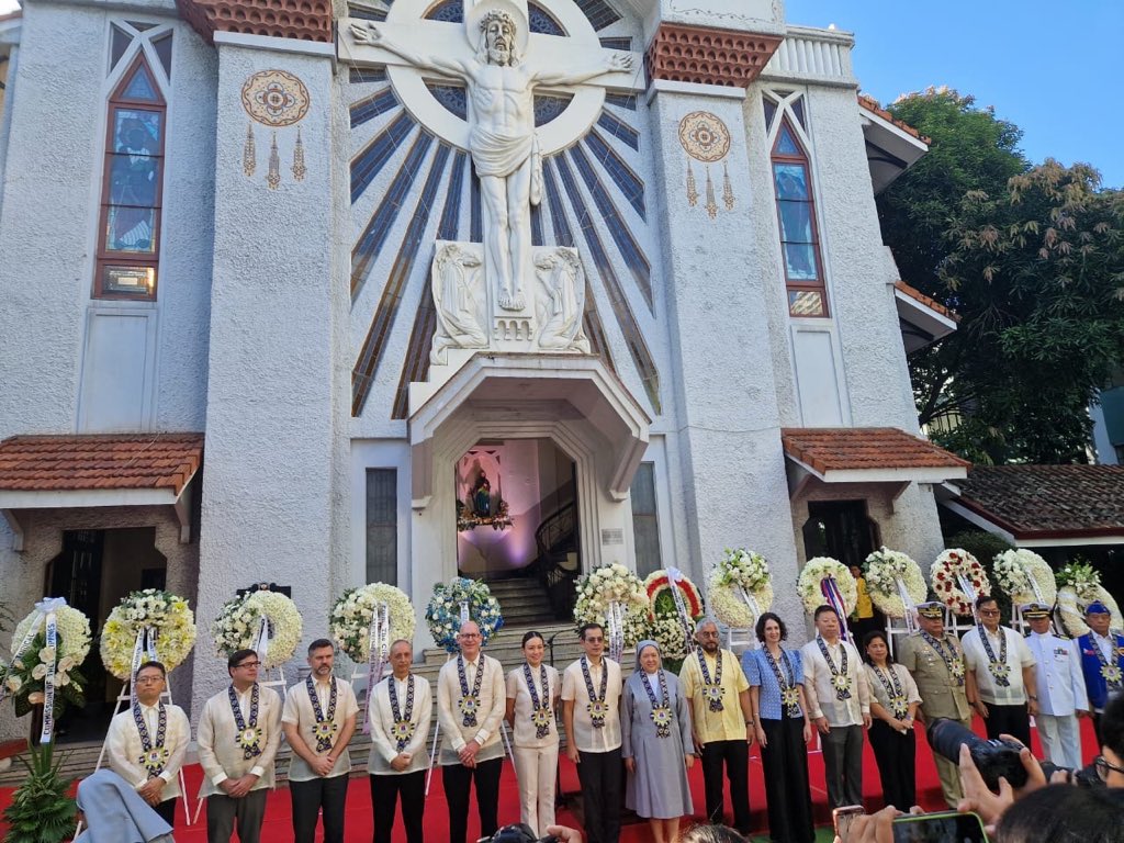 Embajada de España en Filipinas. tweet media