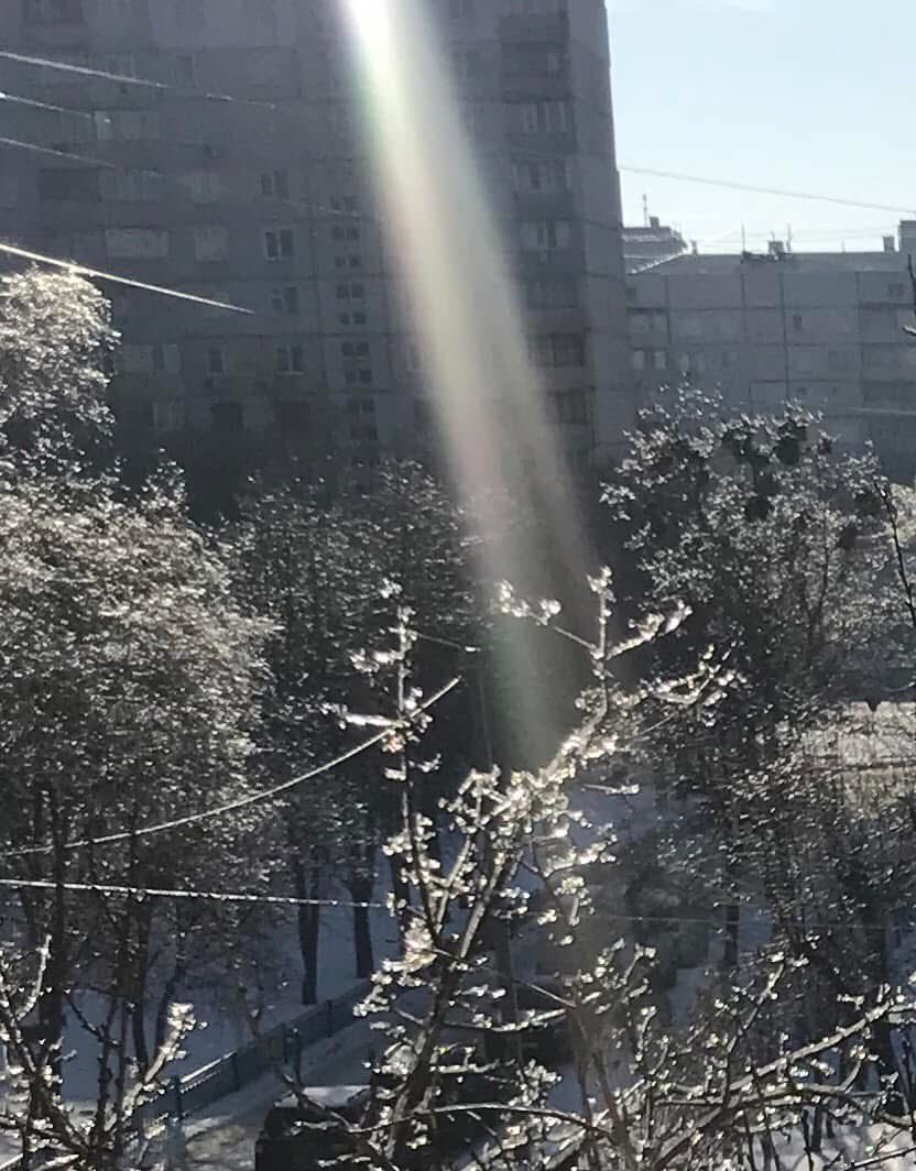 olex_scherba's tweet image. In case you were wondering HOW Ukrainians cope with this daily horror. Here a #Kharkiv lady describing how it was last night. 

“The Muscovite bombardment last night felt endless. Something was constantly flying somewhere, something exploding, the “Russian world” bursting into