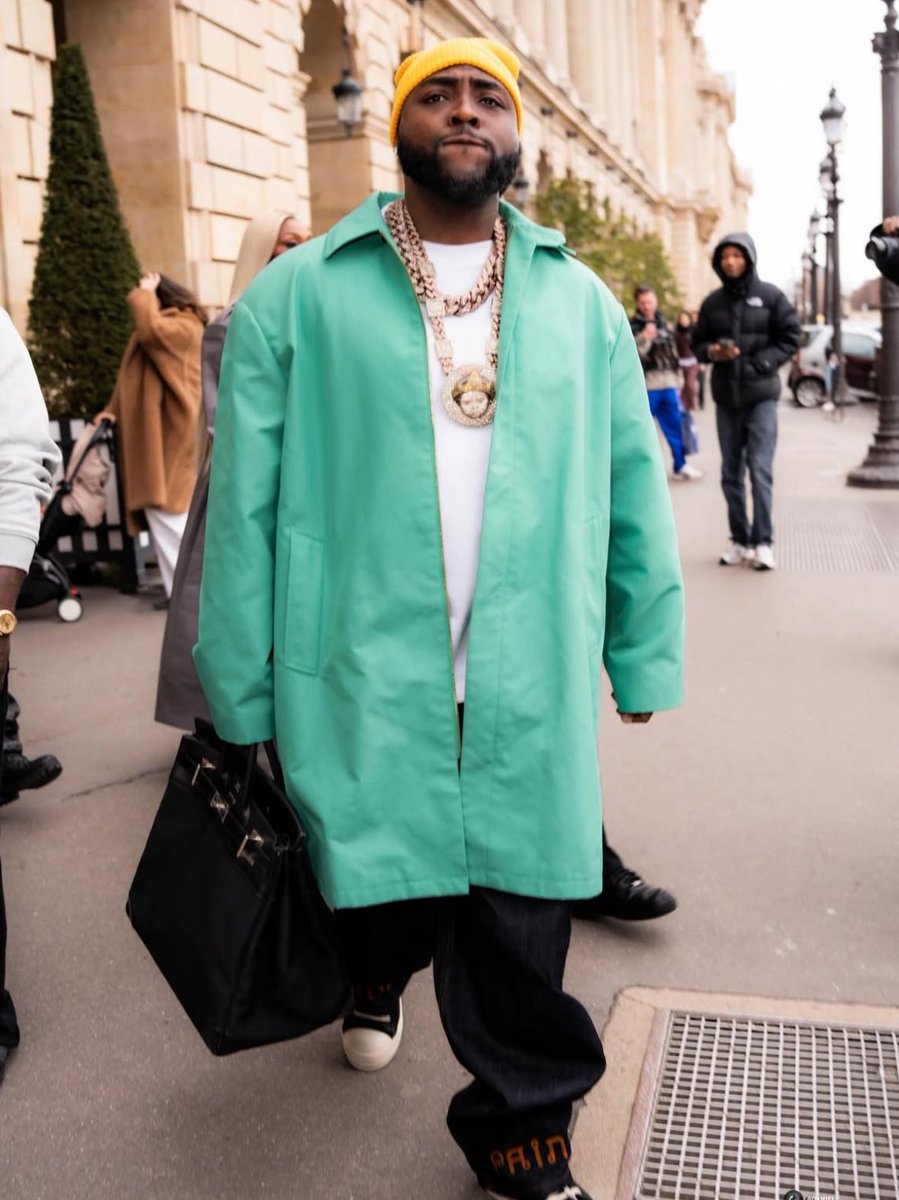 Grammy or no Grammy
DAVIDO is the best Africa artist of all time!!
I wan to say congratulations to tyla
But lest say the truth DAVIDO won the GRAMMY but they gave it to their favorite artist.
We Africans, we don't even no the song tyla use in wining the Grammy
OBO still the Boss