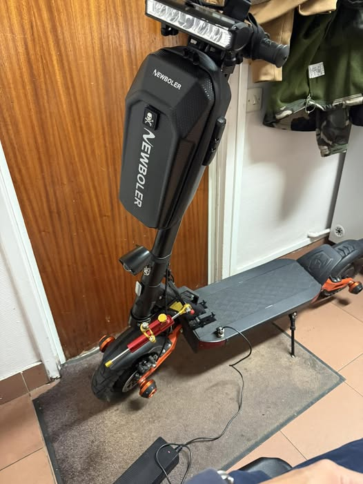 Joyor_EScooter's tweet photo. 🧼 "Petit nettoyage, petite recharge"… 👀

❓ Pouvez-vous lister toutes les modifs et accessoires ajoutés ?
À vous de jouer ! ⚙️
👉 Discover more about the T10 and our off-road-ready models. https://t.co/JQP7RKdwoN

#CustomScooter #ModdedRide #PhotoMystère #Devinez #ScooterTalk https://t.co/k5ad3qqslp