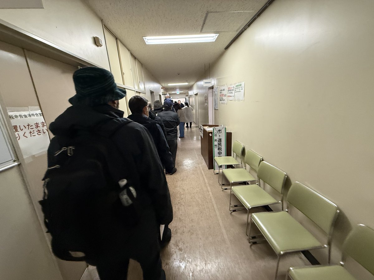 gan_2_gan's tweet image. 今日
期日前投票に行ってきたけど
爺婆が大行列を作って並んでいて
俺より若い人は誰もいなかった

係の人も
こんなのは初めてと言っていたけど
これが宗教団体の恐ろしさ

このままじゃ
組織票に負けるから
若者は必ず選挙に行こう