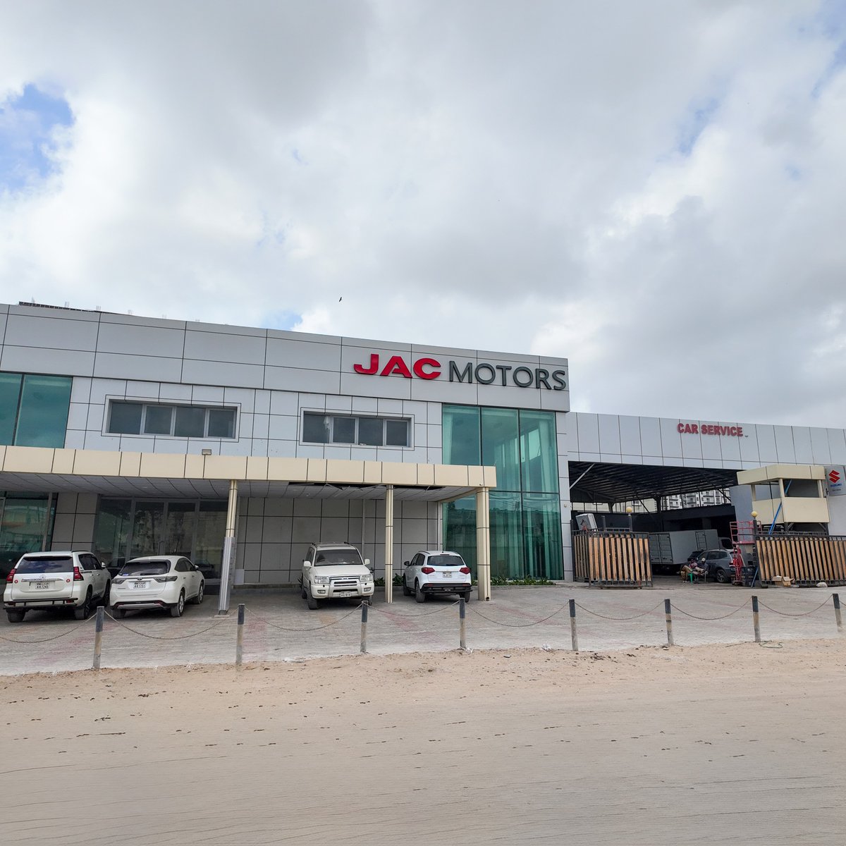 Haadltd's tweet photo. Sawirro bannaanka Showroom-ka HAAD.
#Haad2025 #Suzuki #JACmotors https://t.co/yGRzJOcjin