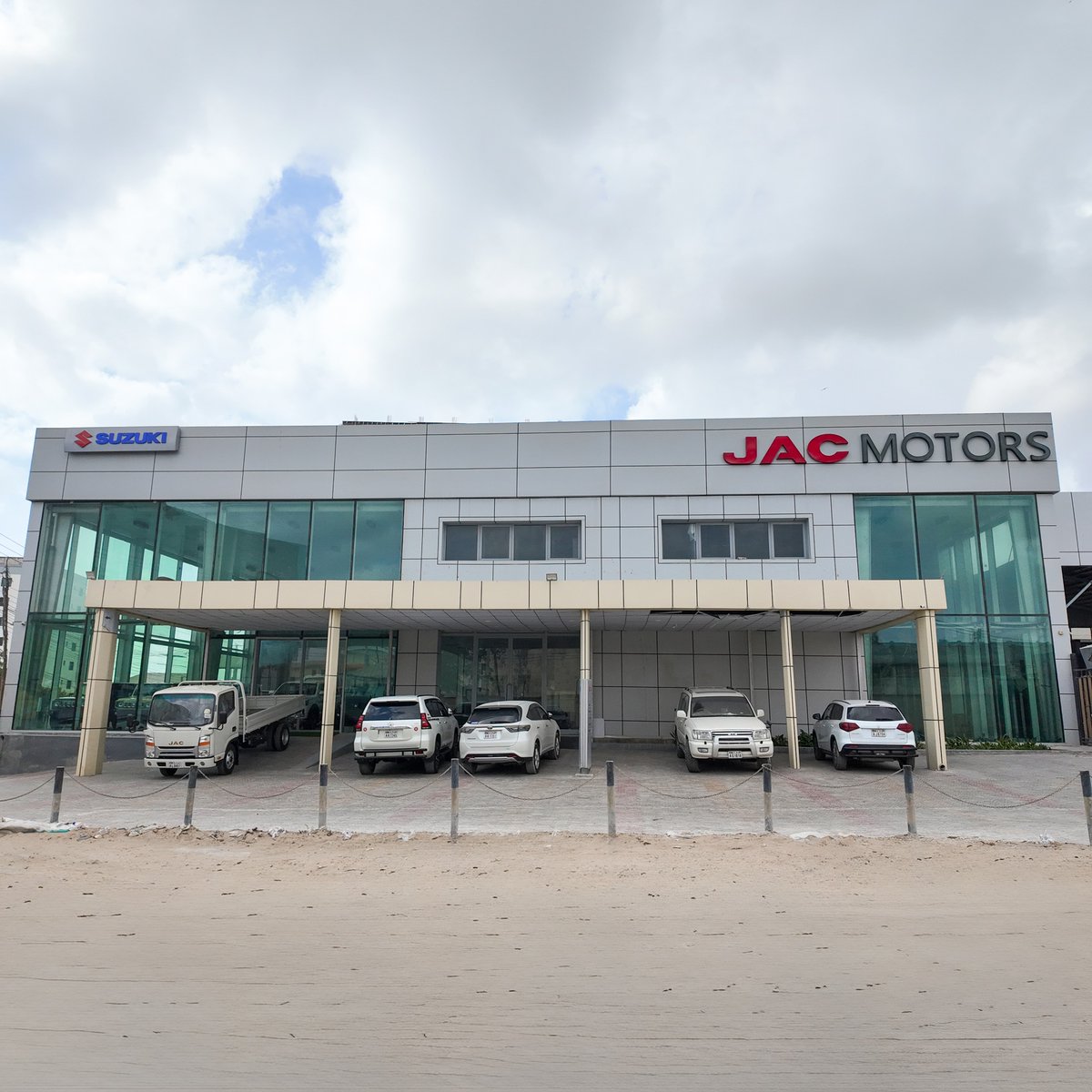 Haadltd's tweet photo. Sawirro bannaanka Showroom-ka HAAD.
#Haad2025 #Suzuki #JACmotors https://t.co/yGRzJOcjin
