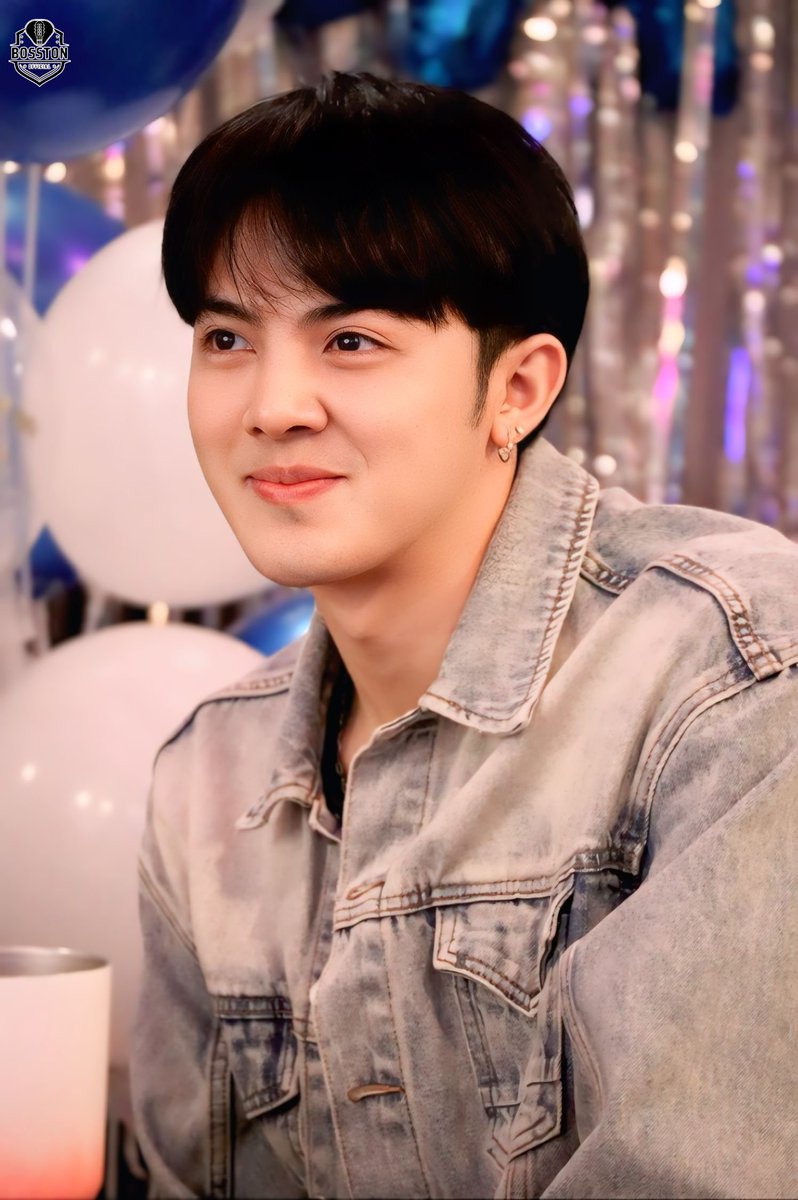 📸 31|01|26 

ถือเป็นโมเม้นพระราชทานได้ไหมอ่ะ  นั่งอมยิ้มให้กันไม่พัก บ้าจริง แอดเขิน >///<

#BosstonShuphadech 
#กีต้าร์ของบอสตั้น 
 #KutTanawat
#ฮัดชิ้วของคัทคัท 
#HNY2026XBosston 
#อาการมันเป็นยังไงไหนบอกหมอ