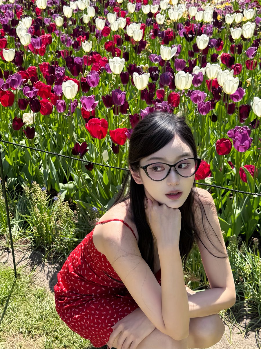 Stlla_ly's tweet photo. Hi web3, I’m Stella — happy to finally be here.
 
I’m currently working as BD & Ops at @RWAX_life , focusing on partnerships and ecosystem growth in the #RWA space.
 
I love connecting with builders, 📈founders and creators who are serious about bringing real-world assets on-chain — and turning ideas into real products.⛓️
 
Besides #Web3, I’m also passionate about traveling ✈️photography📷and badminton🏸.
Looking forward to meeting more amazing people here～🤗
 
Nice to meet you all — let’s build together
 
#crypto #web3 #realworldasstet #btc #eth #blockchain