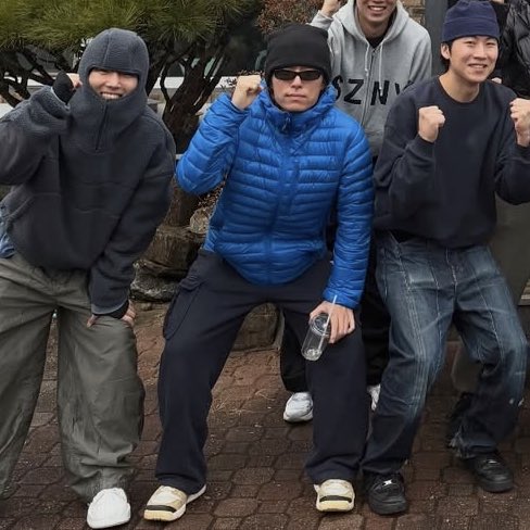 piing810's tweet image. 아빠거기서뭐해