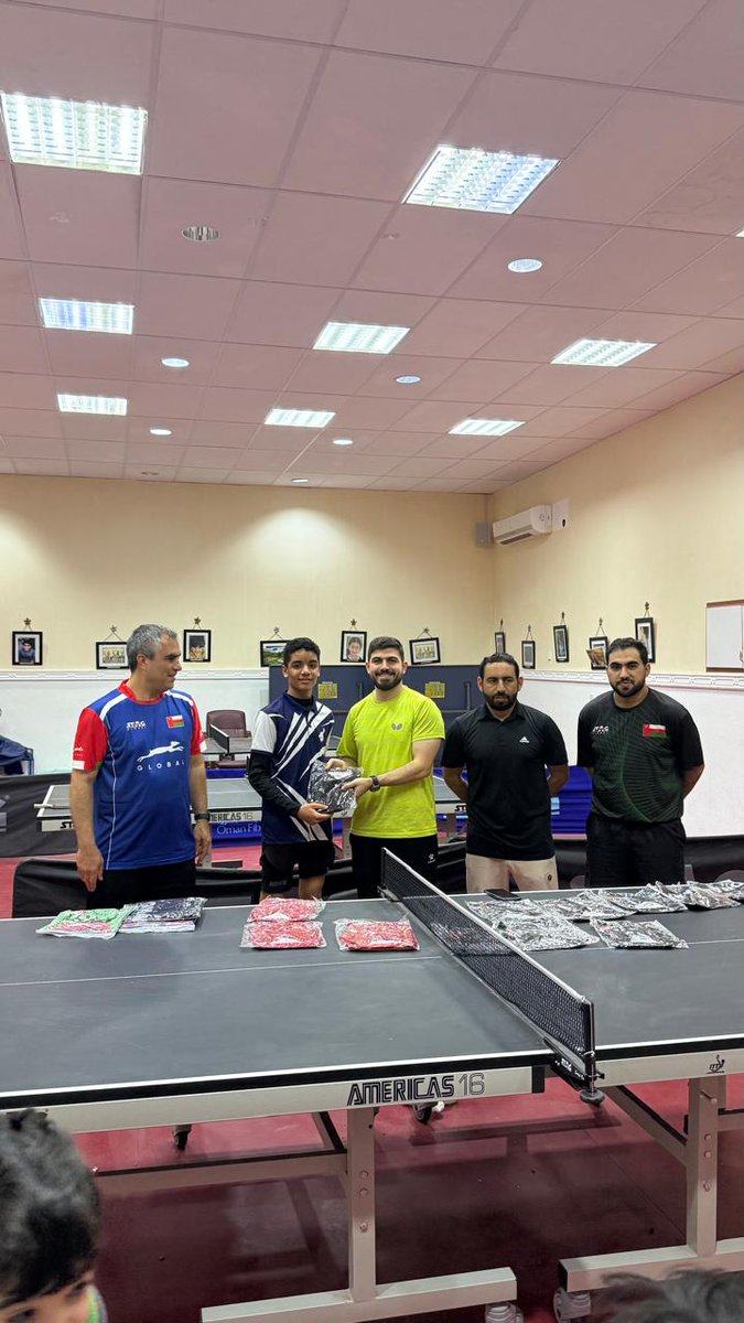 ibritabletennis's tweet photo. استقبل مركز الواعدين بنادي عبري مدرب المنتخب الوطني الكابتن( أوميد شمس) حيث اطلع على مستوى اللاعبين ووقف على الجوانب الفنية، وذلك ضمن متابعة وتقييم الفئات  السنية، ويتقدم المركز بالشكر للكابتن أوميد شمس والإتحاد العماني لكرة الطاولة على المتابعة المستمرة متمنين للجميع دوام النجاح https://t.co/crFC8CsWHh
