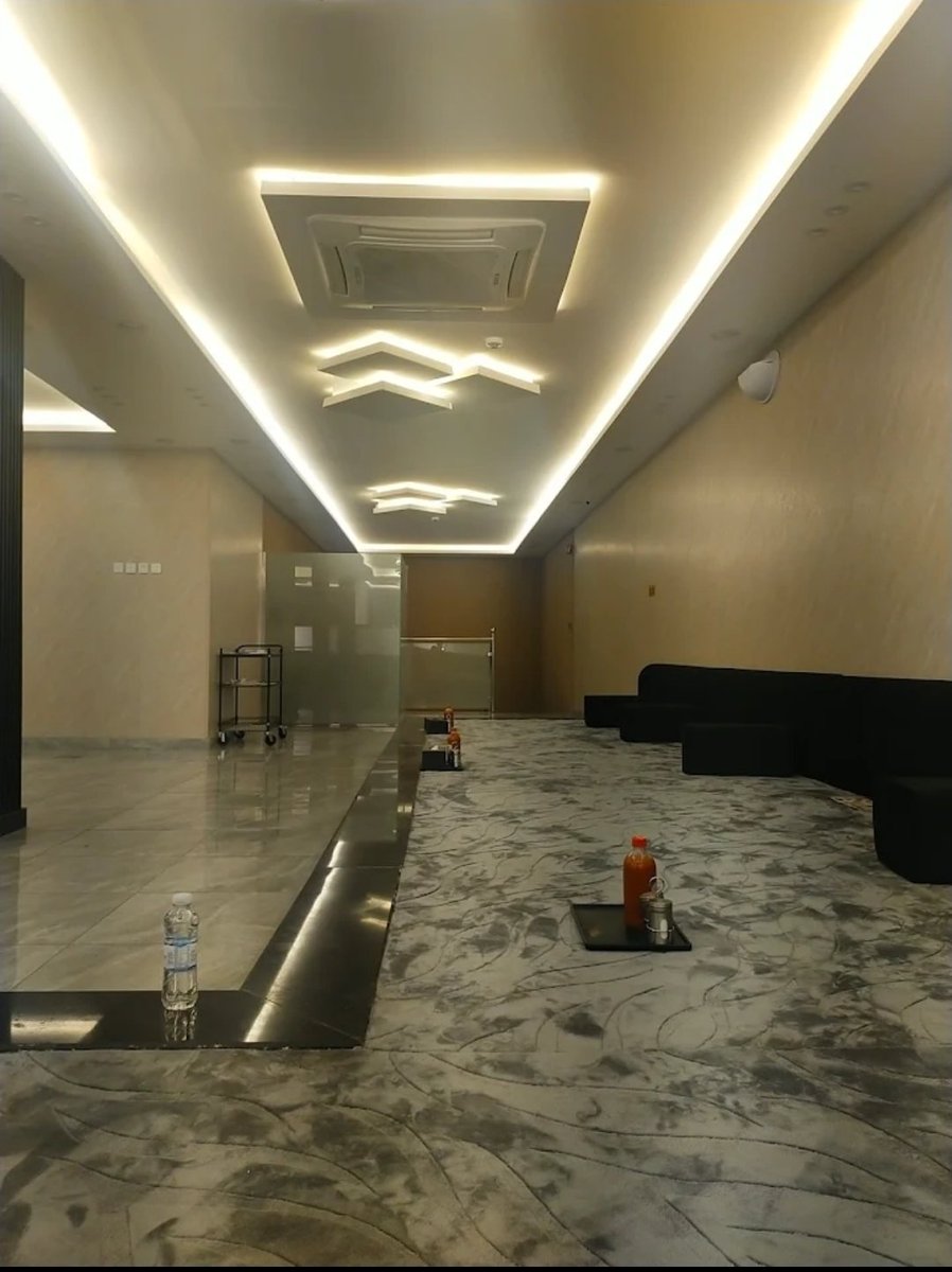 فرصة✨
مطعم بخاري للتقبيل بحي الندوة شرق #الرياض 
المساحة ٢٥٠ متر دورين ٣ فتحات 
المبيعات فوق ٣ الف ريال يوميا 
الإيجار ١٩٠ شامل الضريبة وسكن العمال 
عدد الموظفين ٨
الإيجار مدفوع ٥ شهور
السوم وصل   ٢٧٠ الف 
والبيع قريب