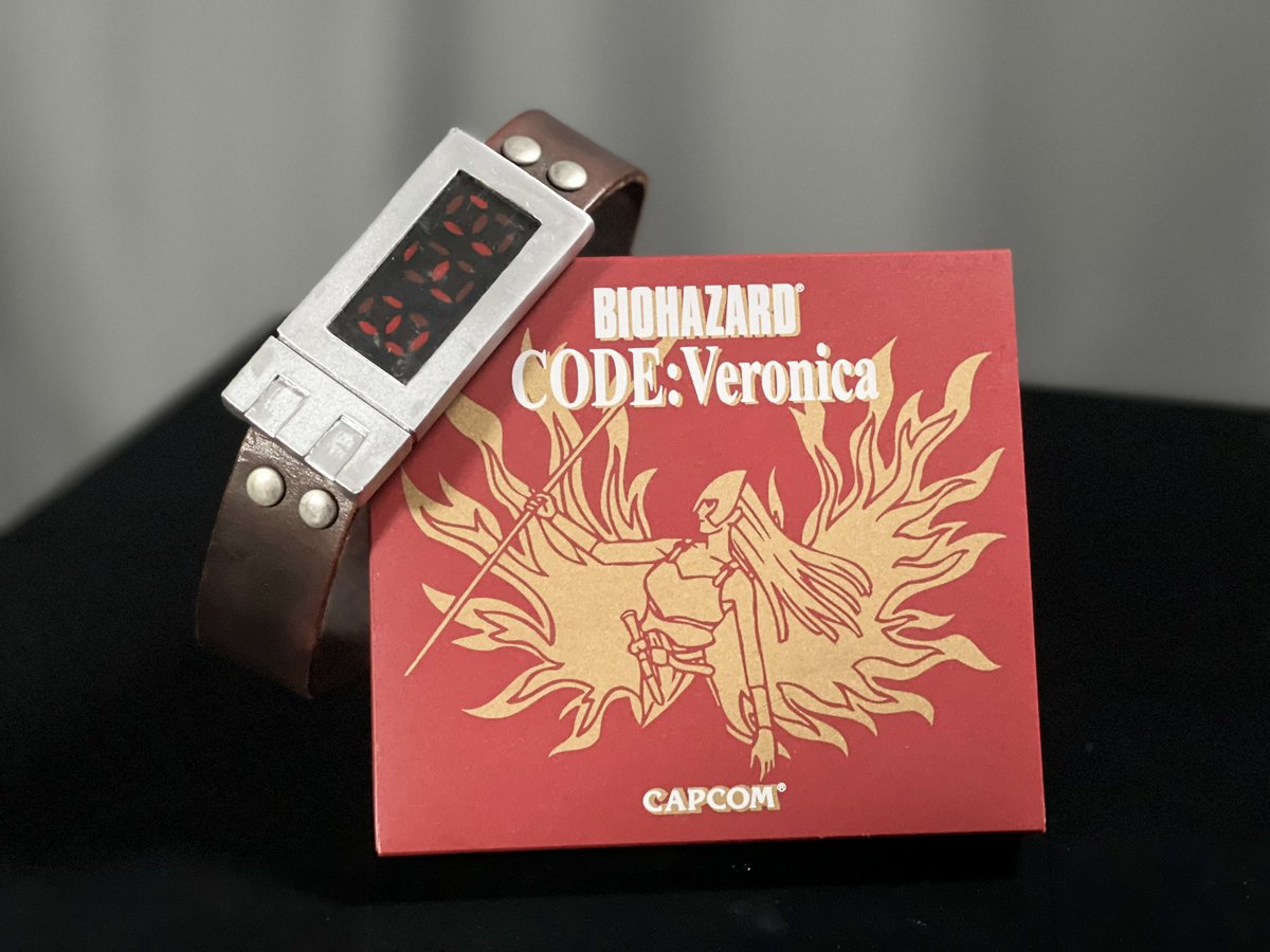 NitroEnfield's tweet photo. バイオハザード コード:ベロニカ
発売から26周年おめでとうございます🎉

発売前のゲームショウでPVを観てスティーブに一目惚れ

衣装を作って、コスプレもして、ゲームもやり込んで……今となっては本当に懐かしい思い出です🥹

#REBHFun https://t.co/UAl1qvrYlN
