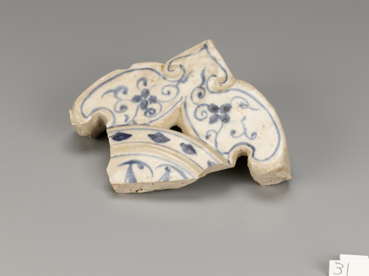 みなさんは、陶片（とうへん）をご存じですか？ 文字通り、陶磁器の